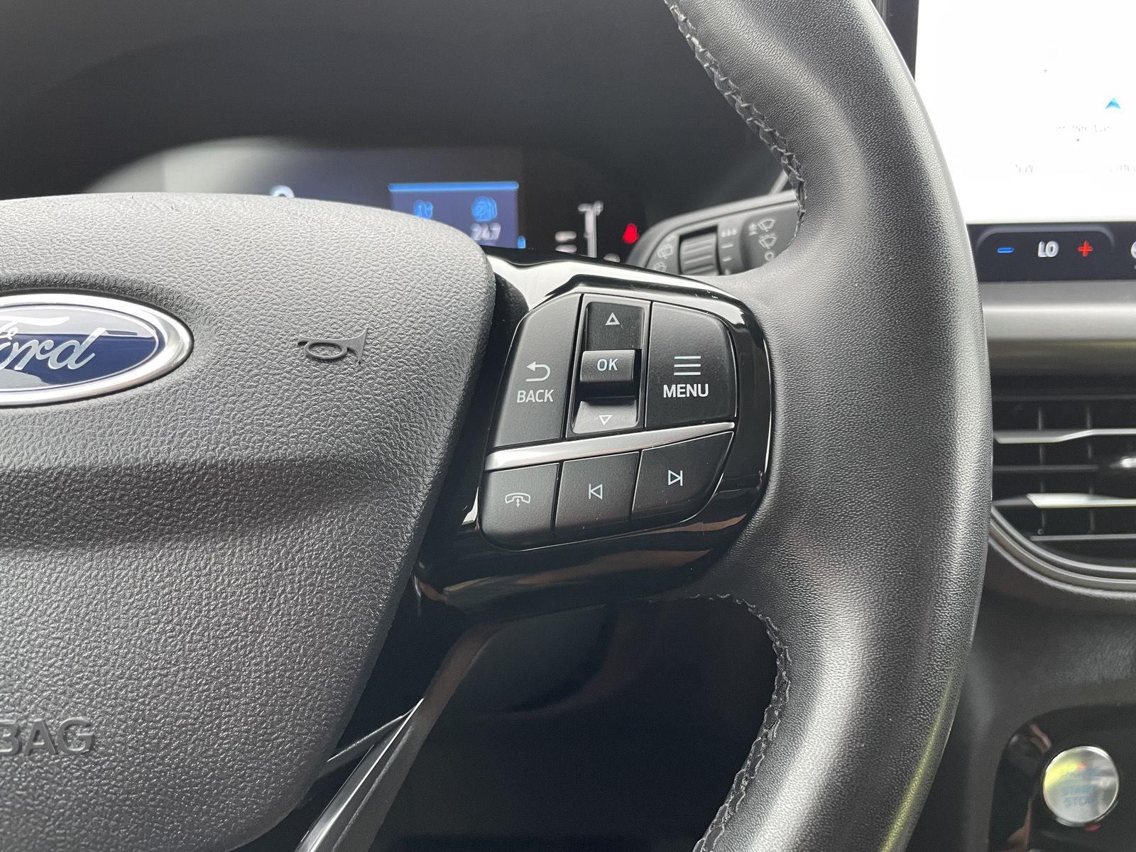 Vehicle photo 13