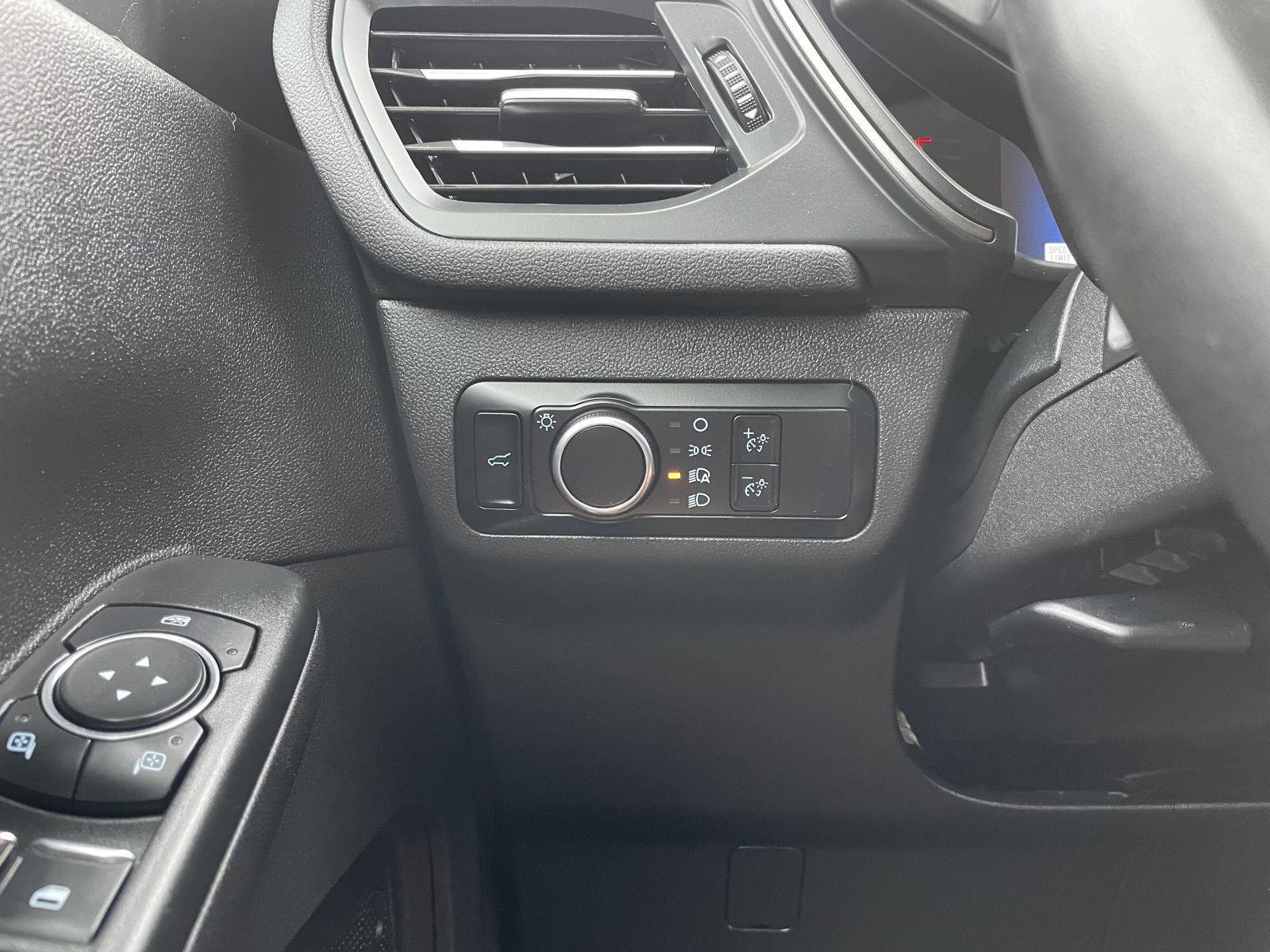 Vehicle photo 15