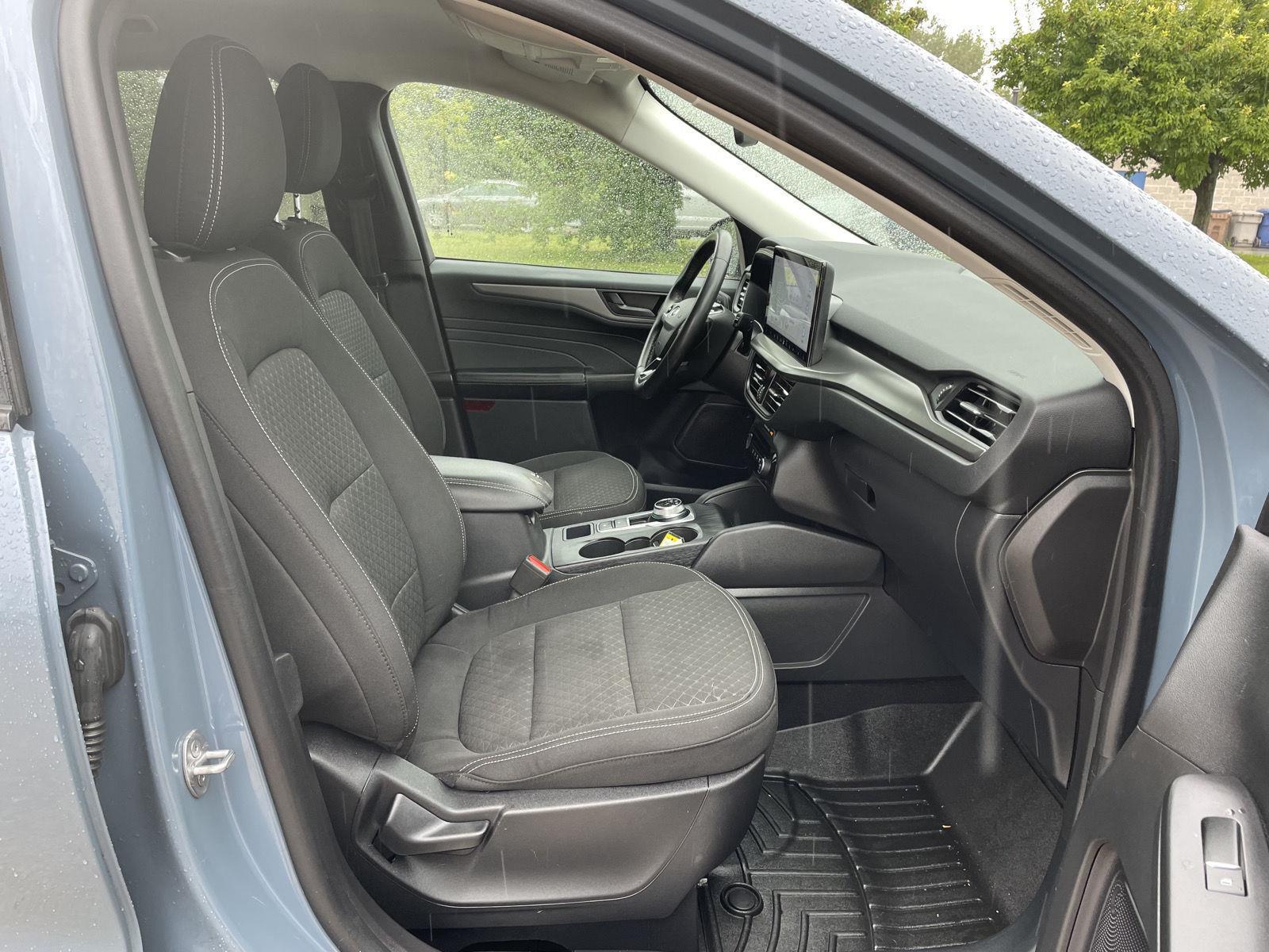 Vehicle photo 17