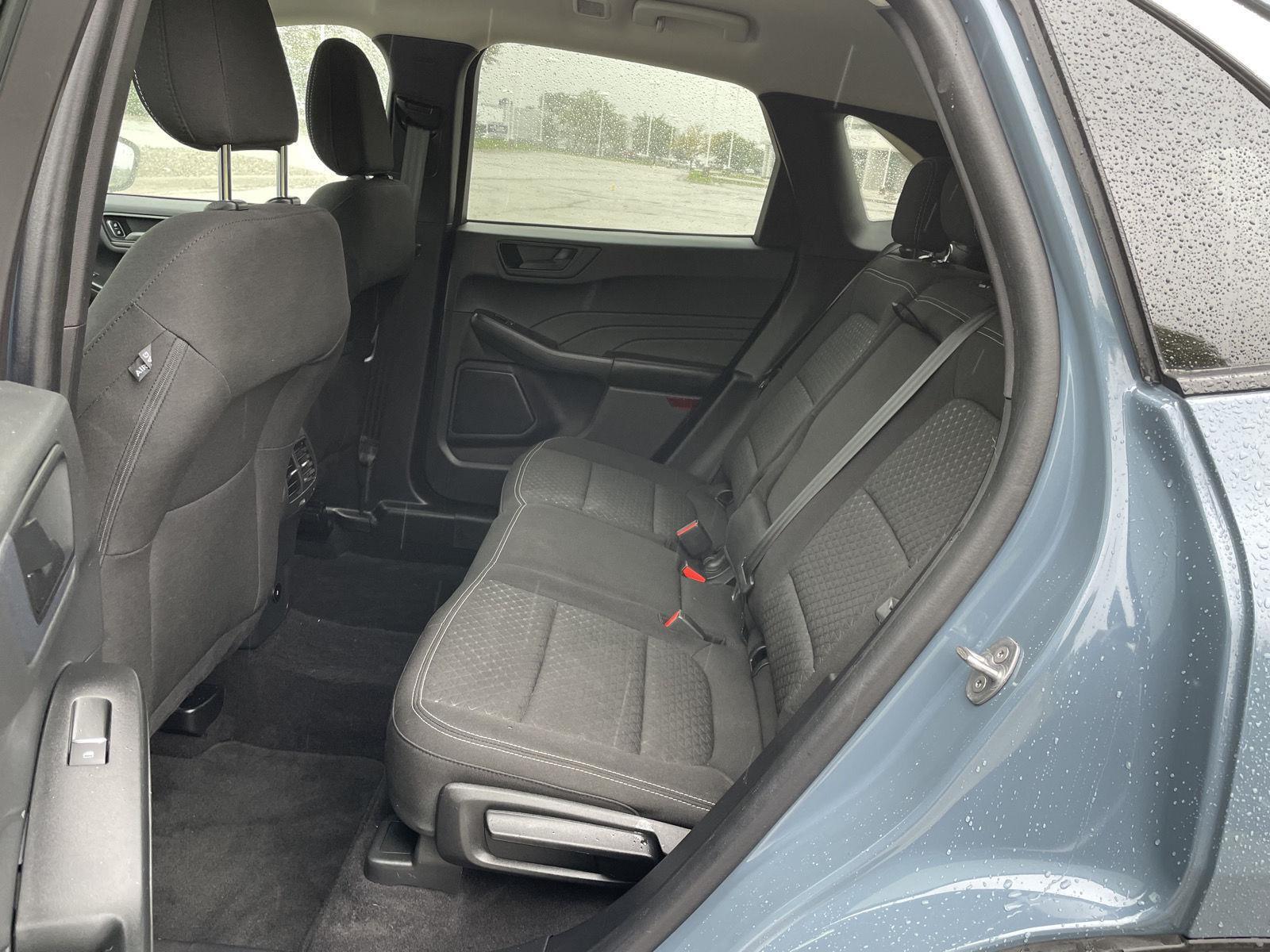Vehicle photo 18