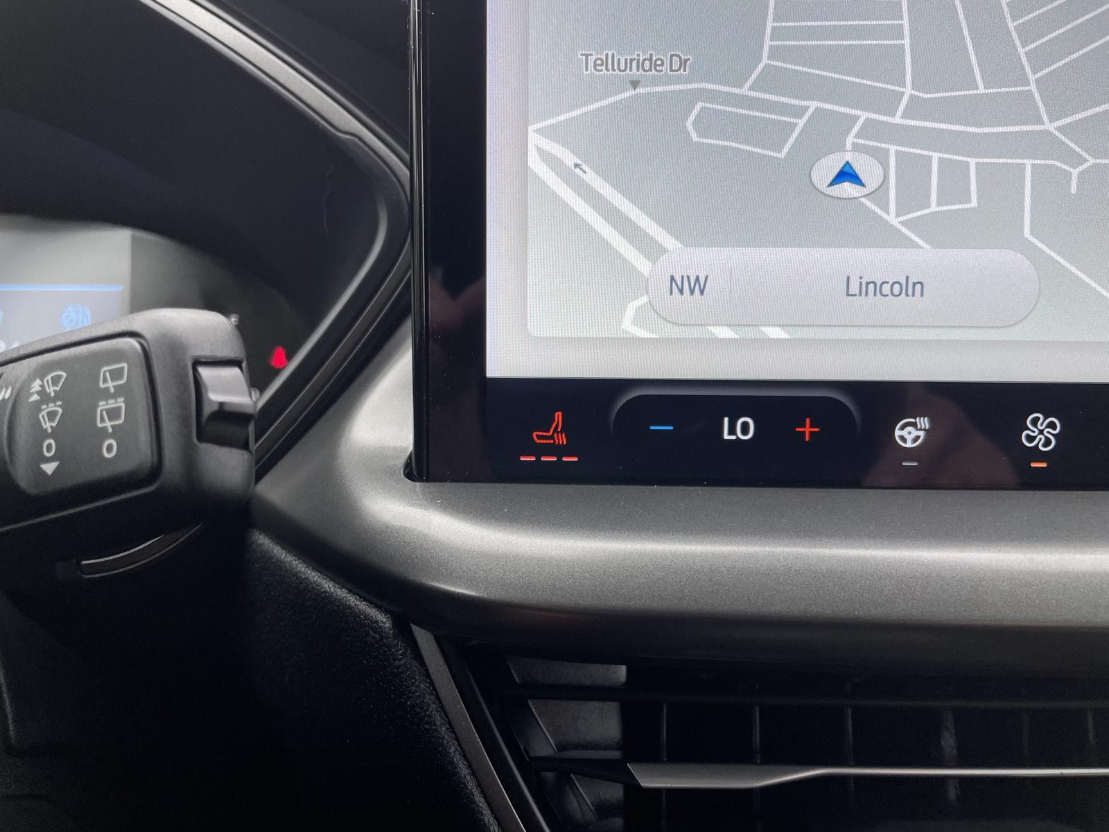 Vehicle photo 23
