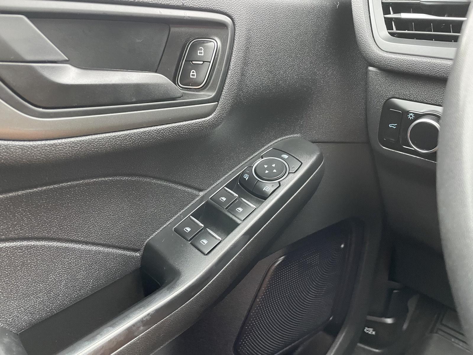 Vehicle photo 27
