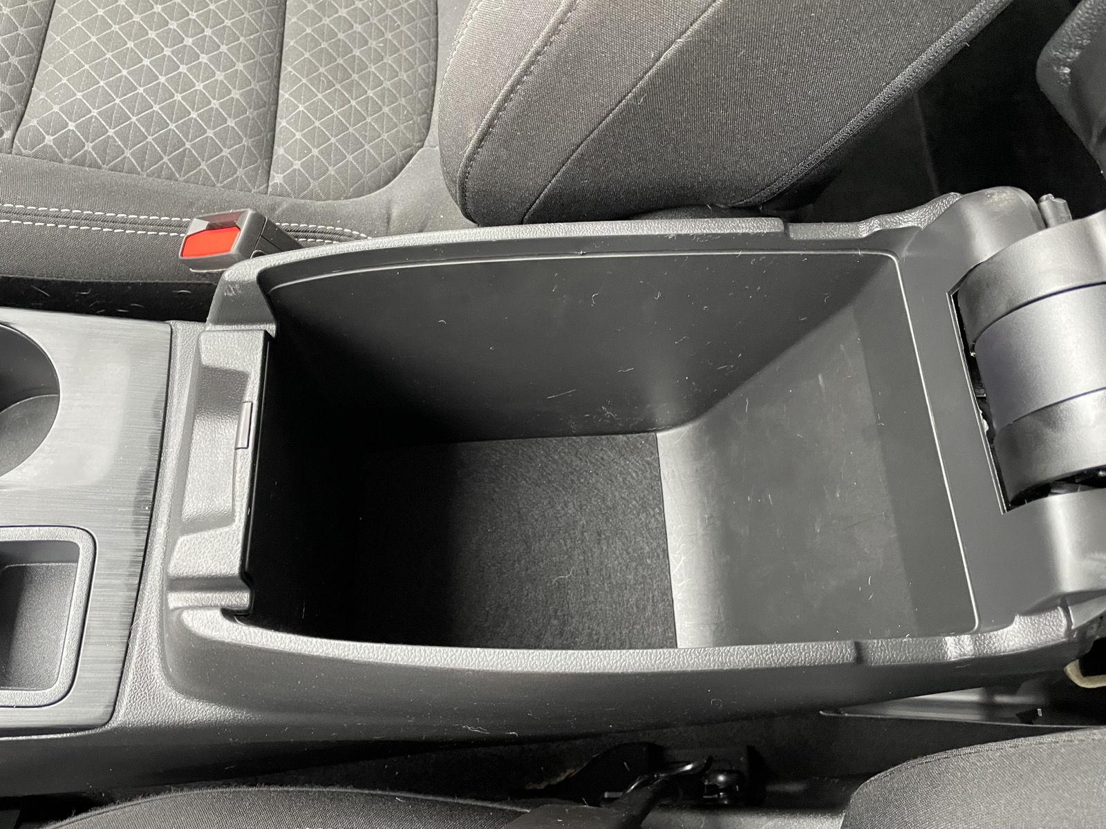 Vehicle photo 29