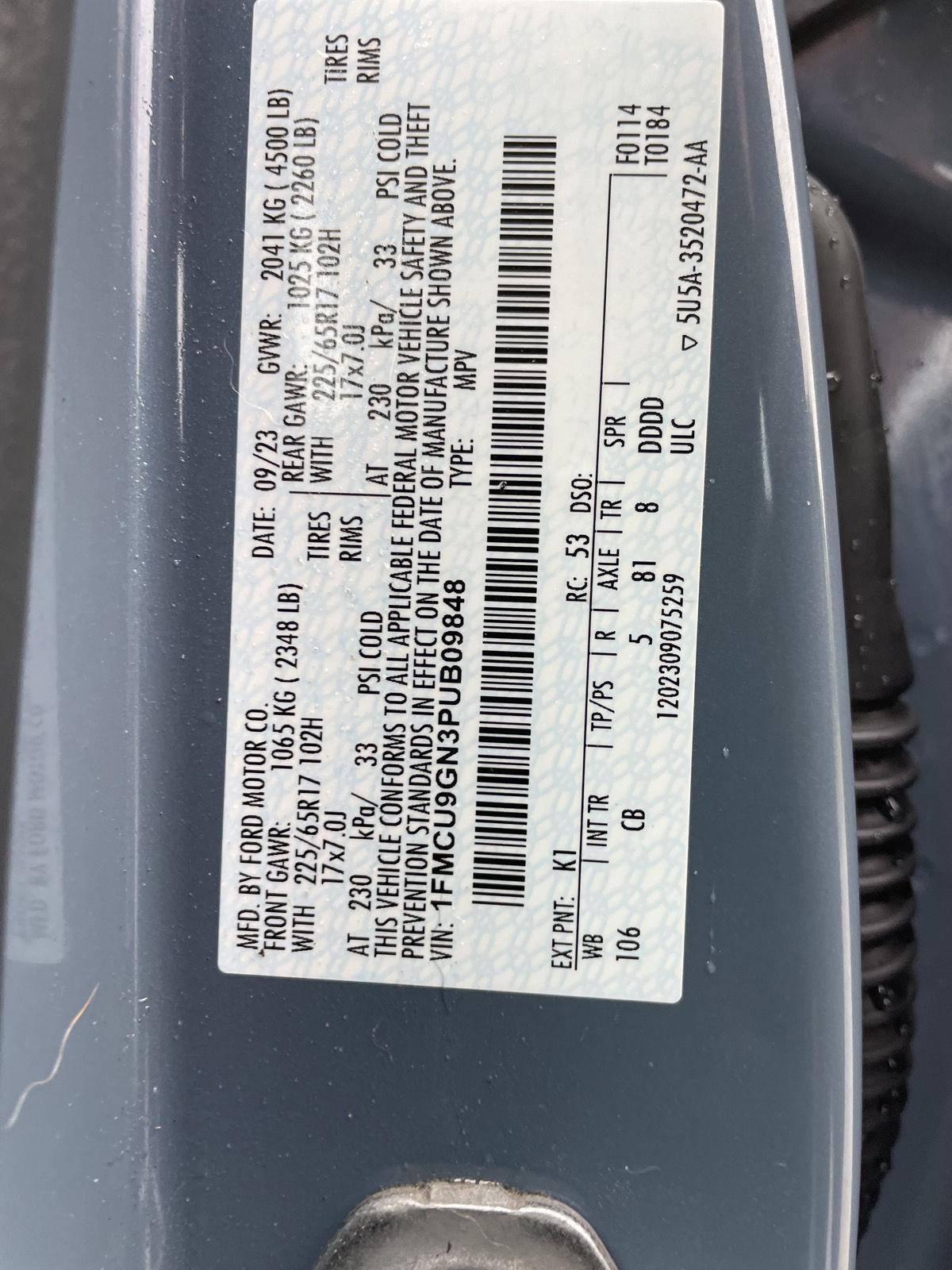 Vehicle photo 30