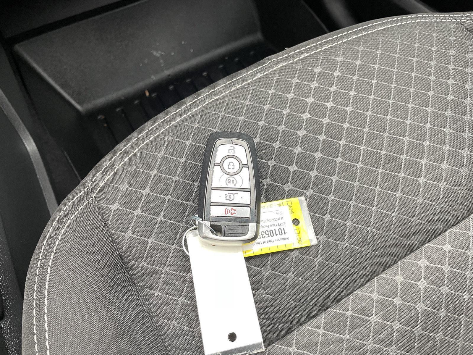Vehicle photo 37