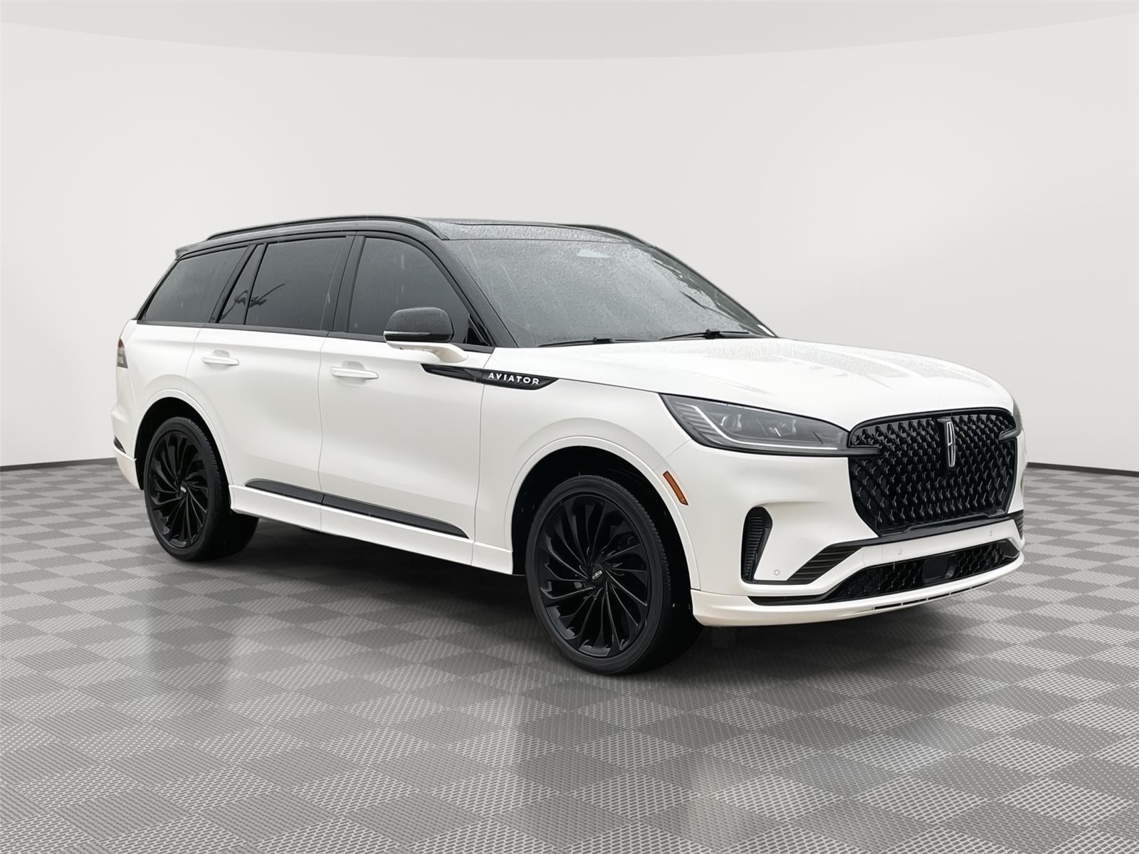 Vehicle photo 5