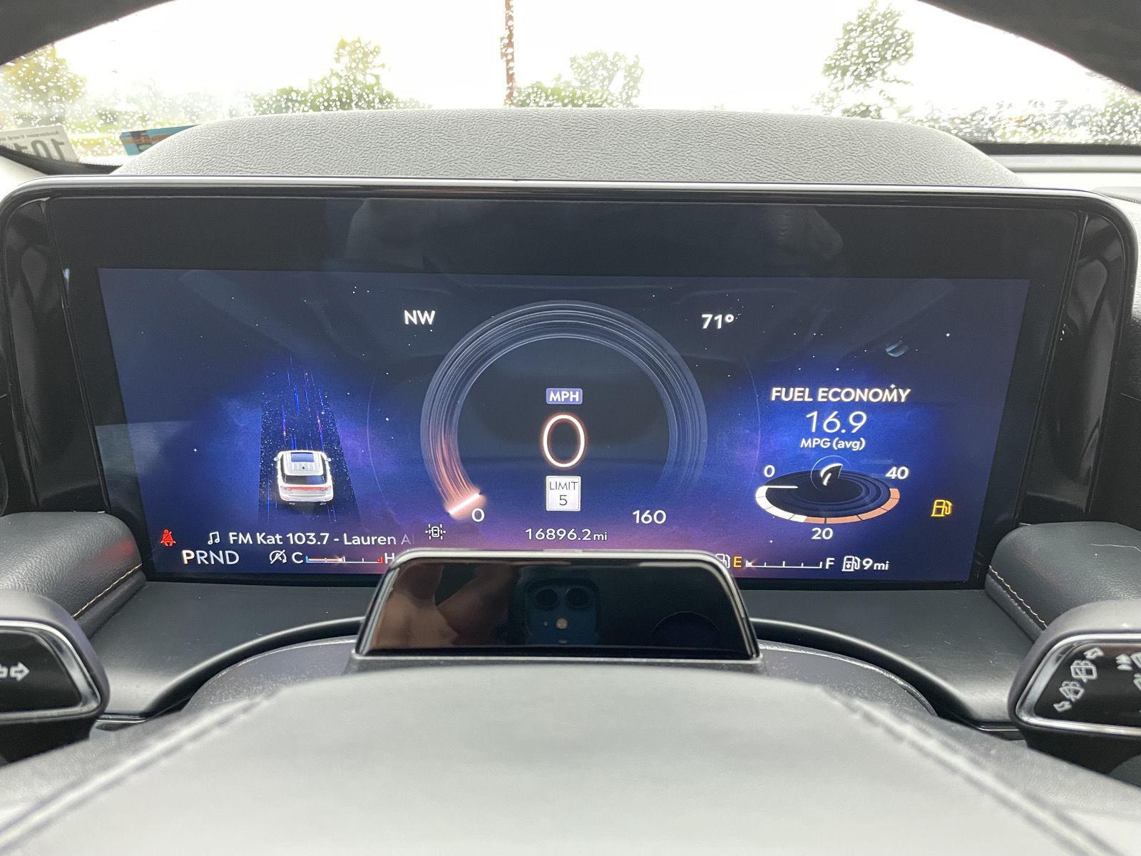 Vehicle photo 15