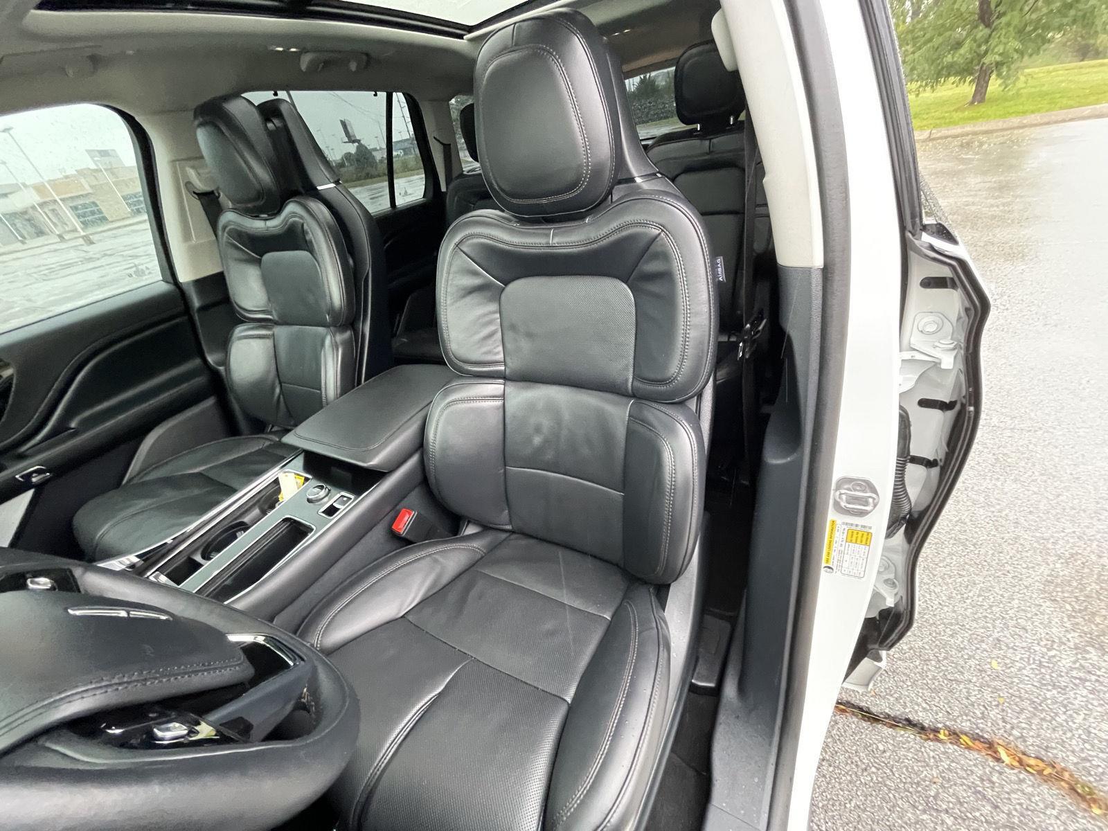 Vehicle photo 18