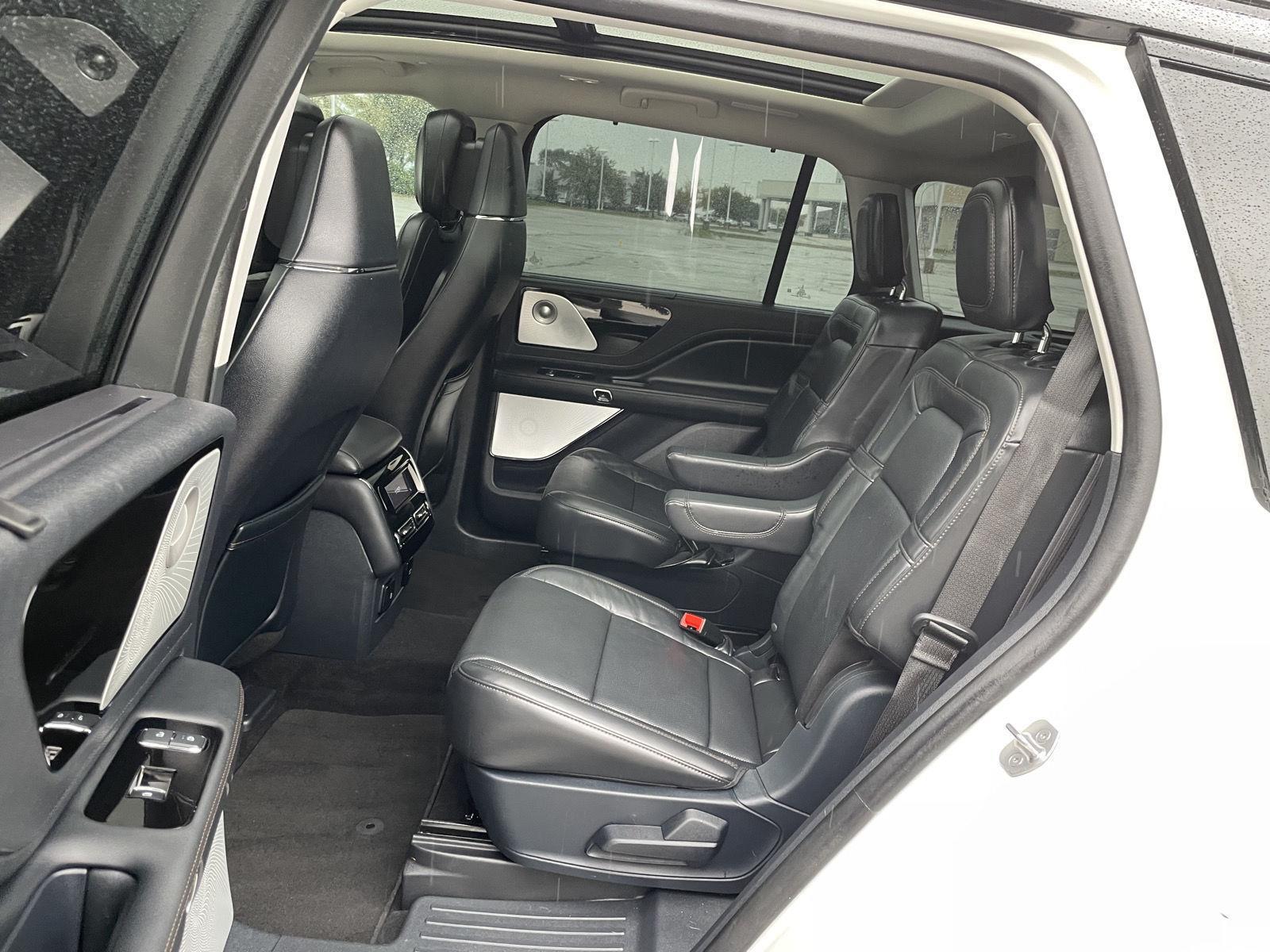Vehicle photo 20