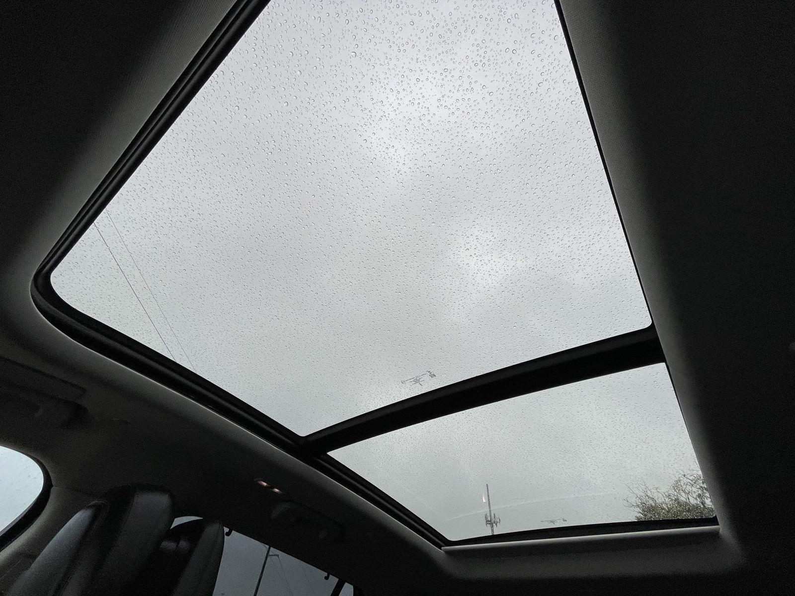 Vehicle photo 24