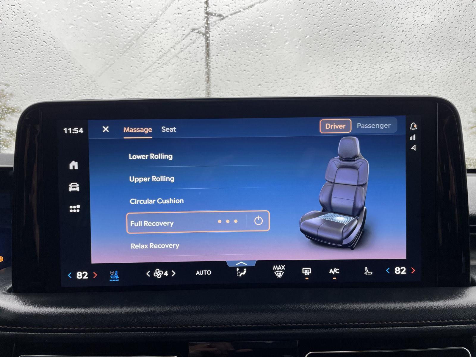 Vehicle photo 30