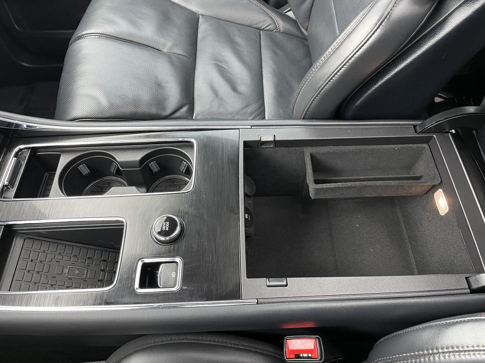 Vehicle photo 34