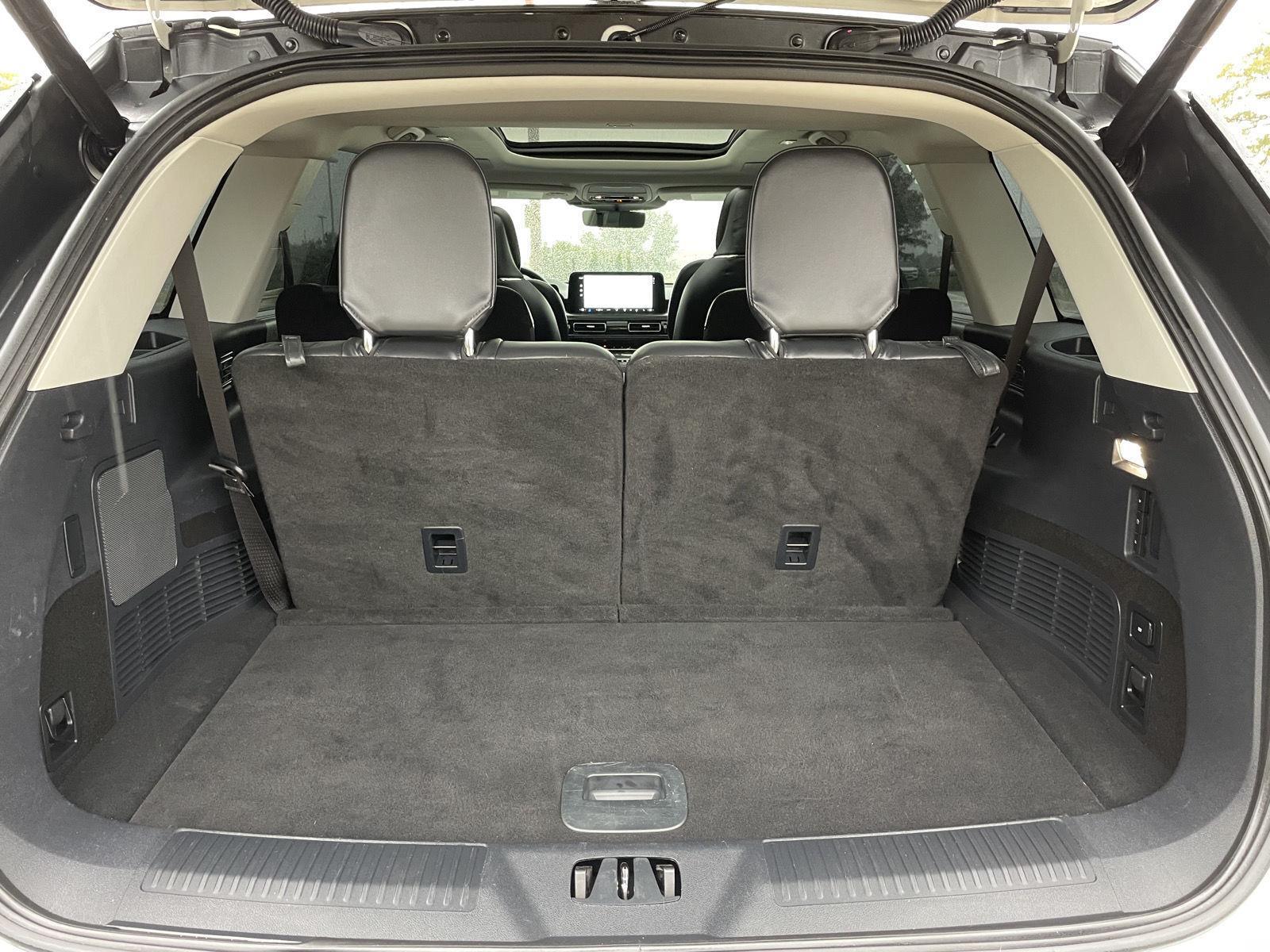Vehicle photo 38