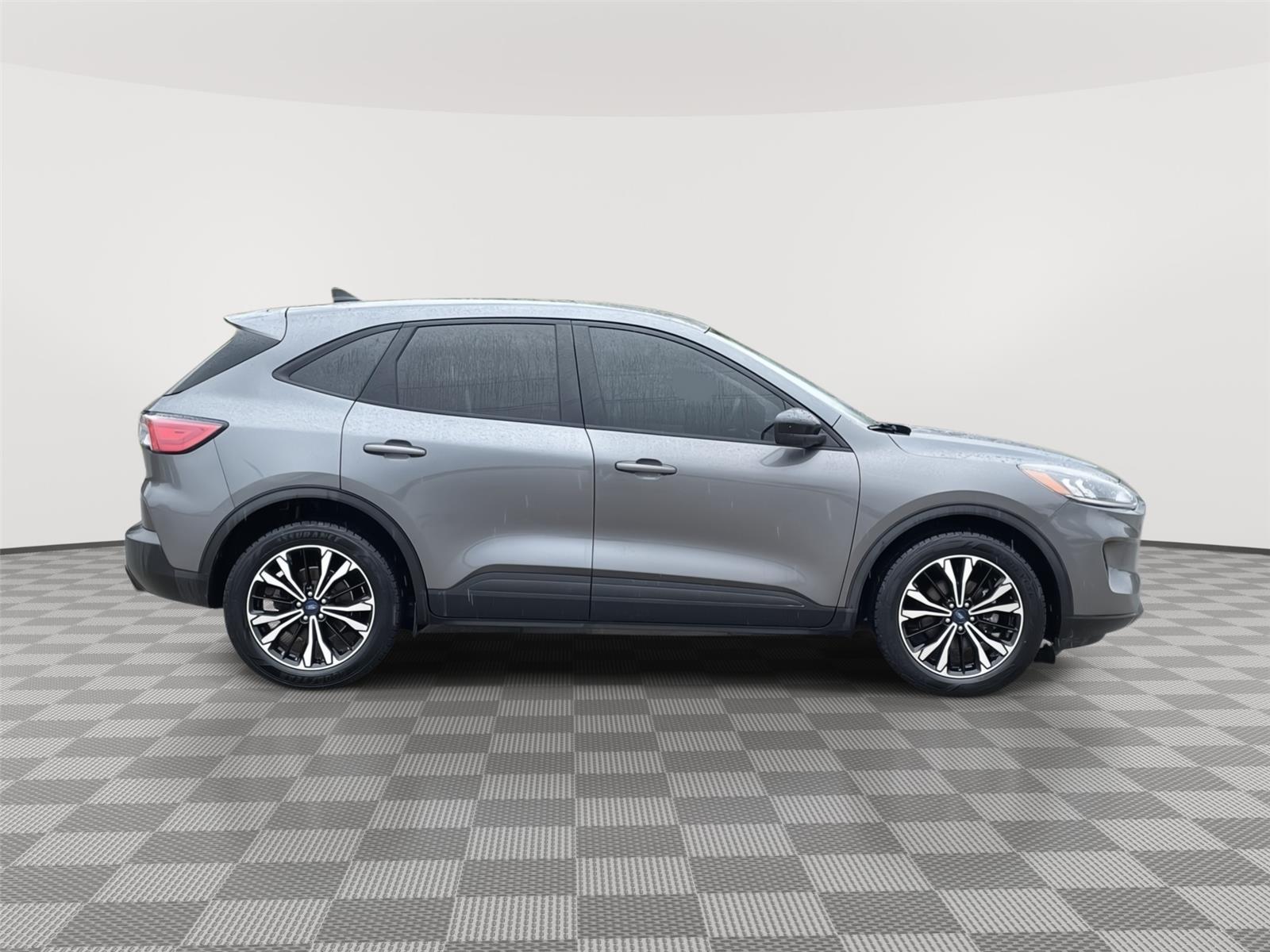 Vehicle photo 6