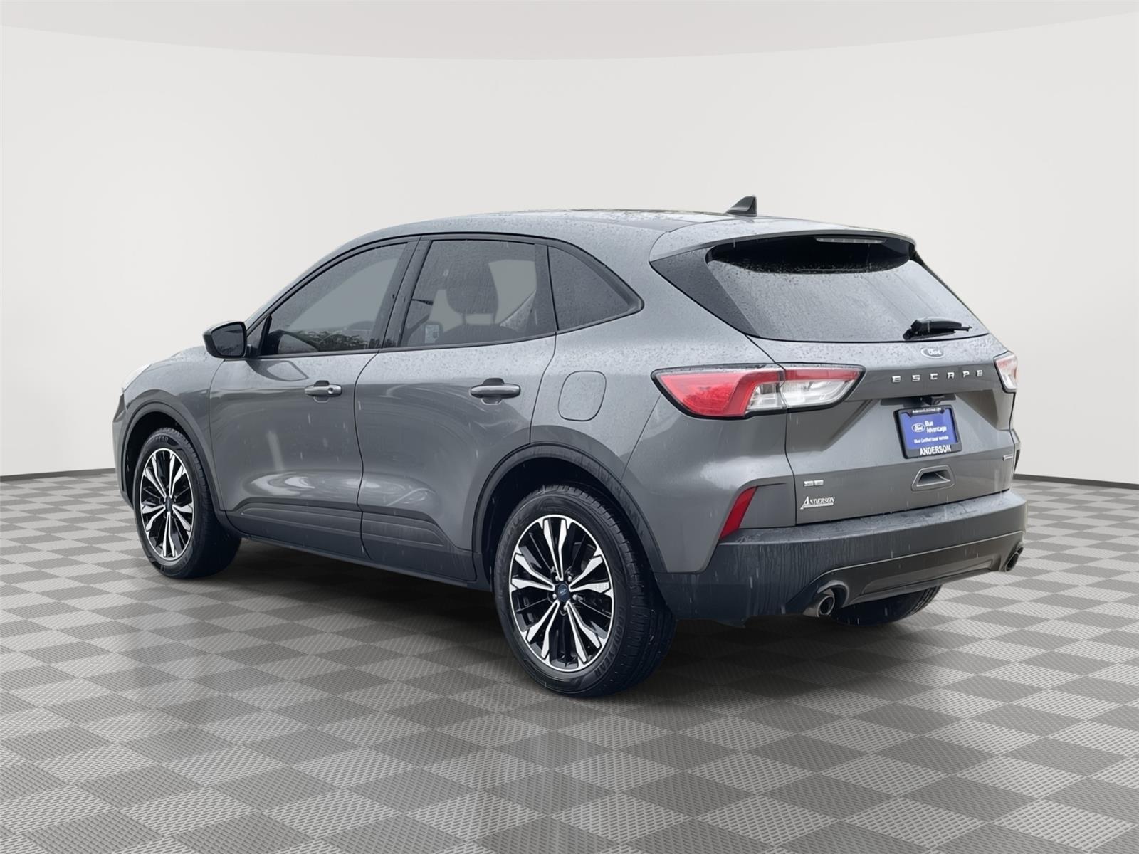 Vehicle photo 9