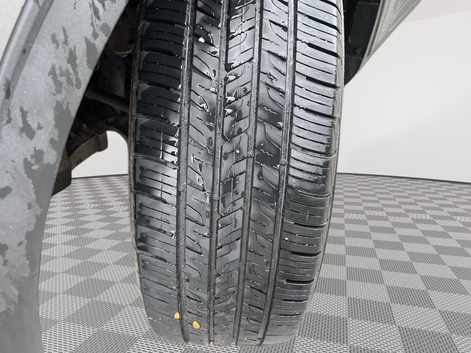 Vehicle photo 11