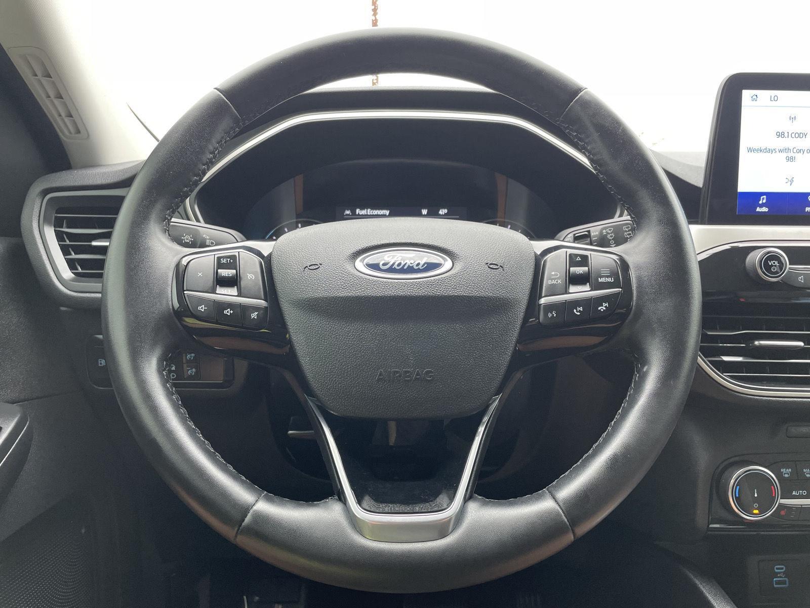 Vehicle photo 12