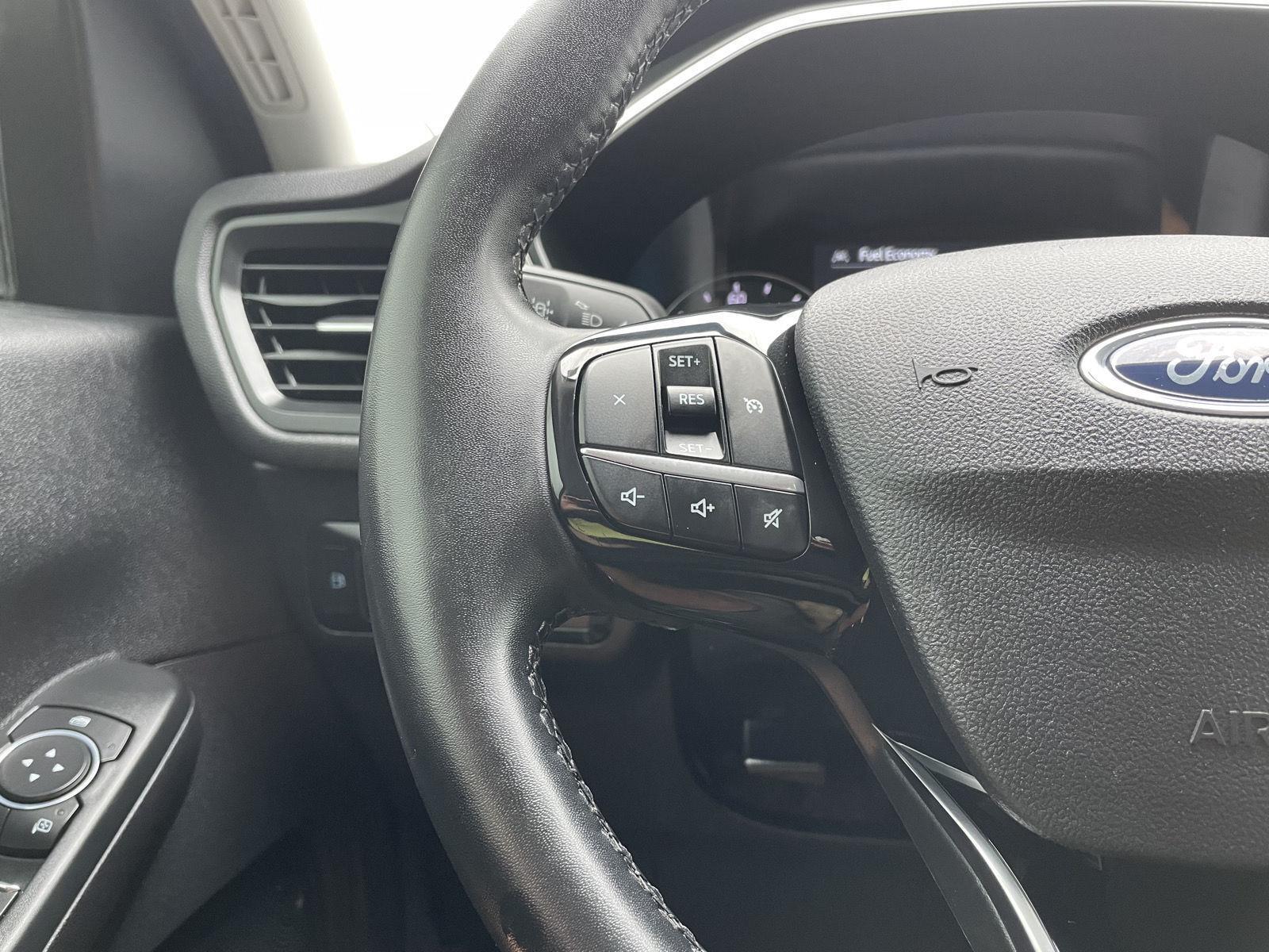 Vehicle photo 13