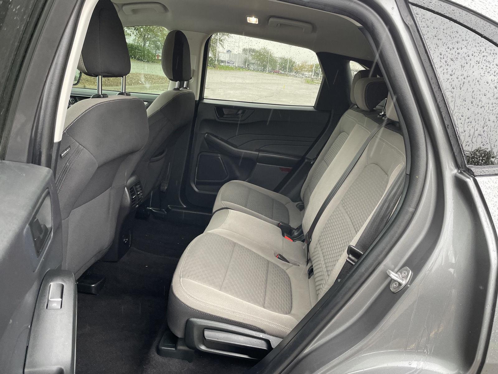 Vehicle photo 19