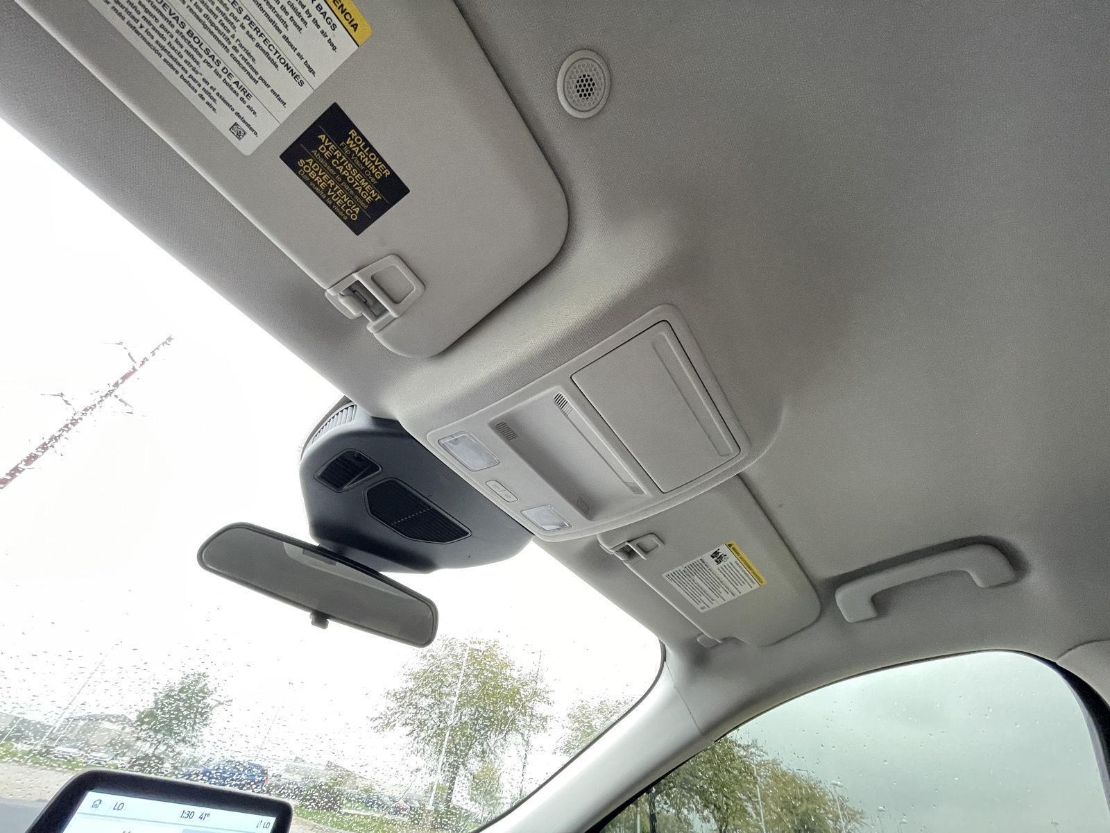 Vehicle photo 20