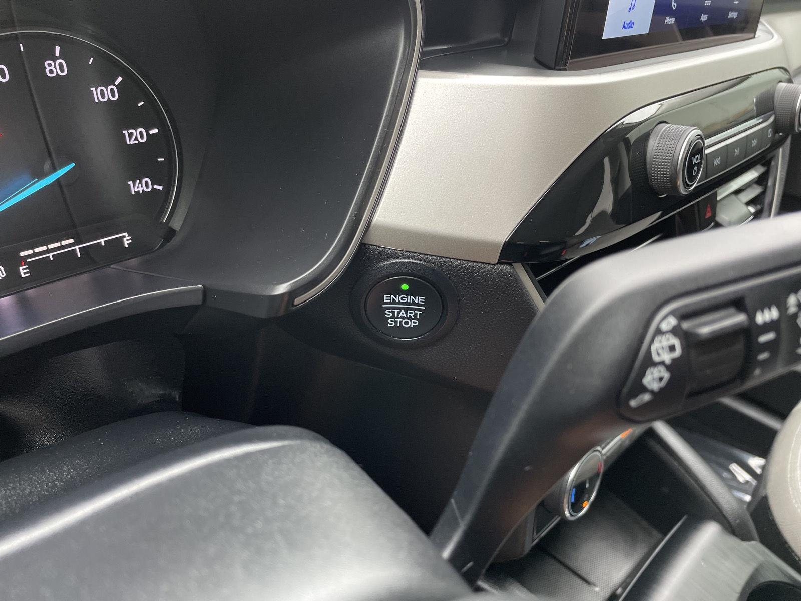 Vehicle photo 23