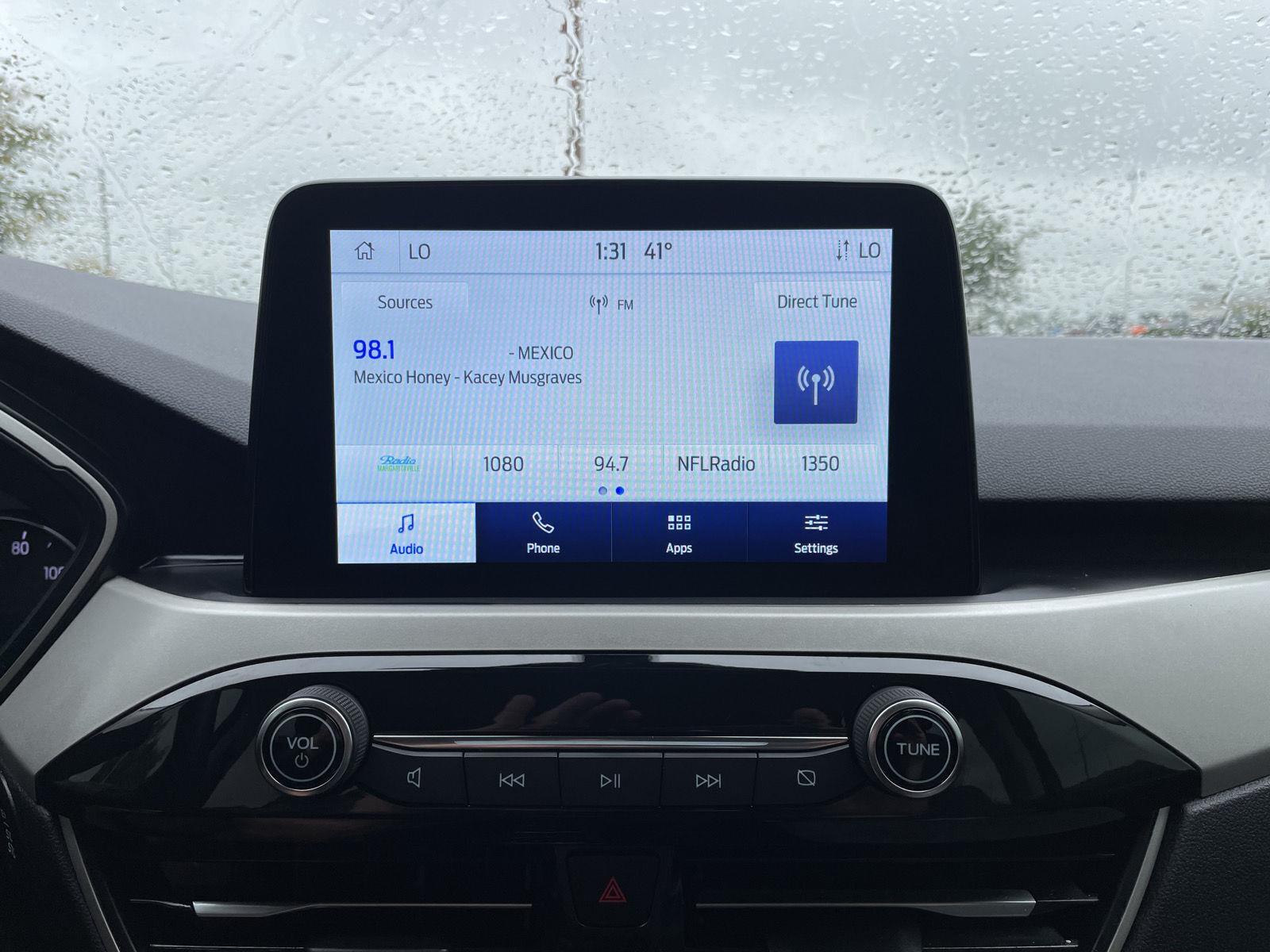 Vehicle photo 24