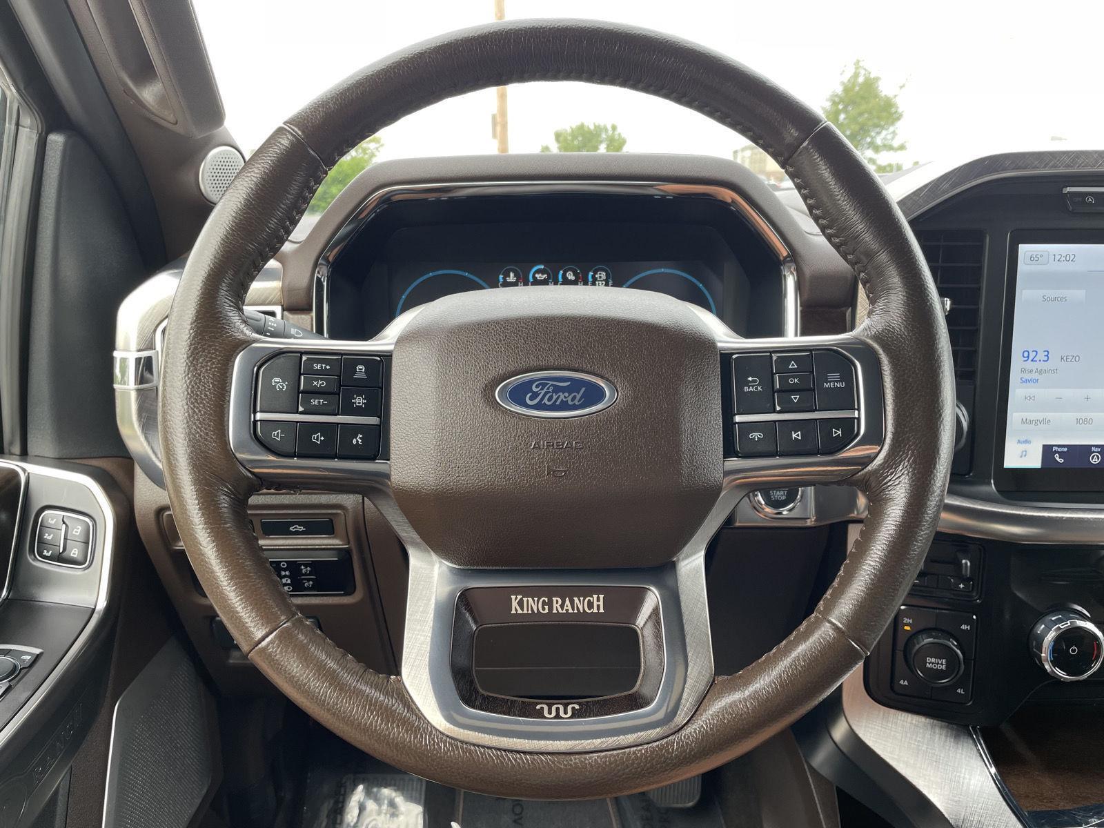 Vehicle photo 11
