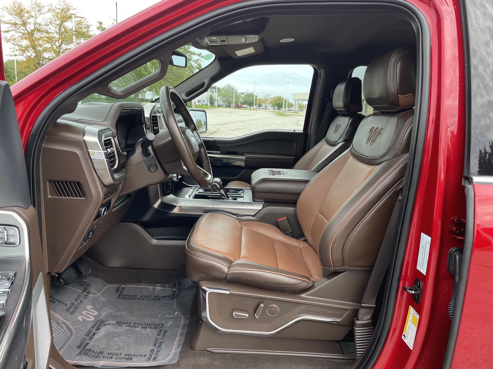 Vehicle photo 16