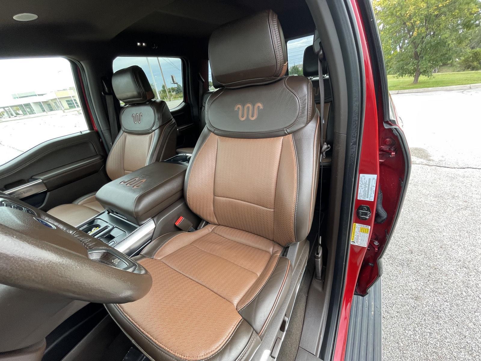 Vehicle photo 17