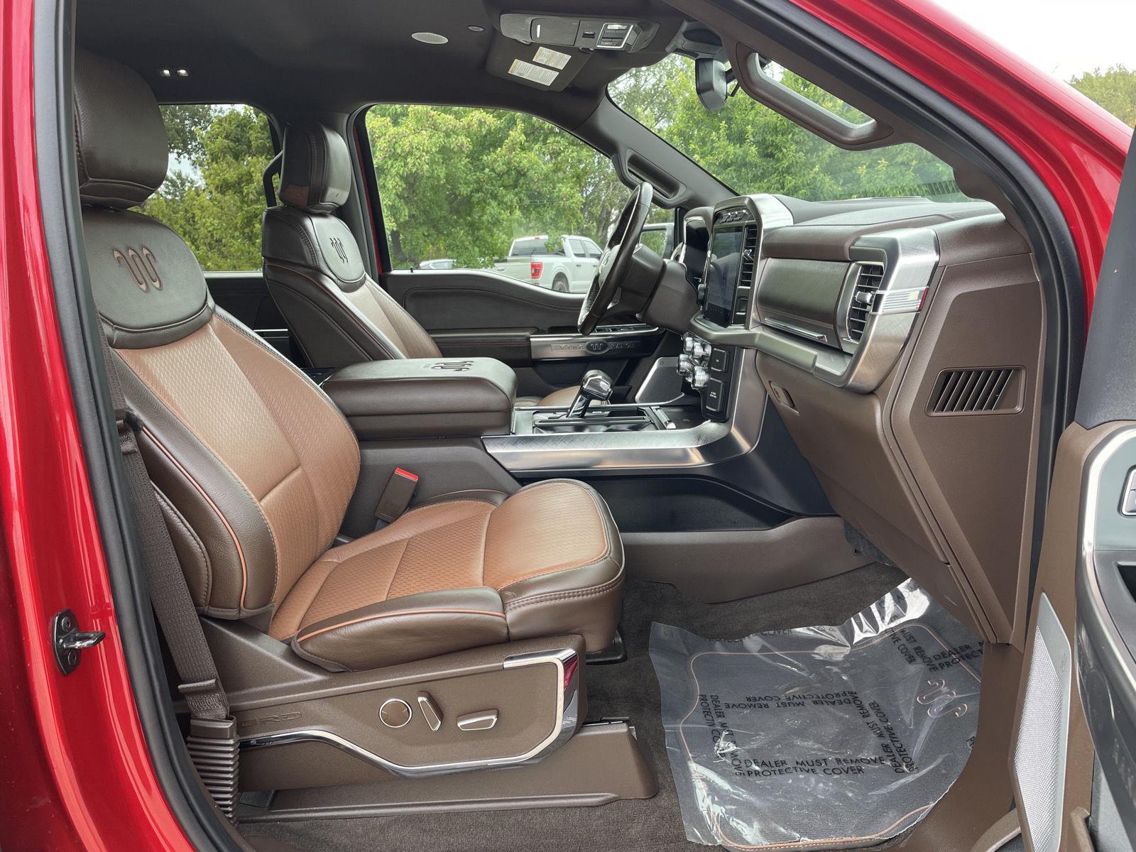Vehicle photo 18