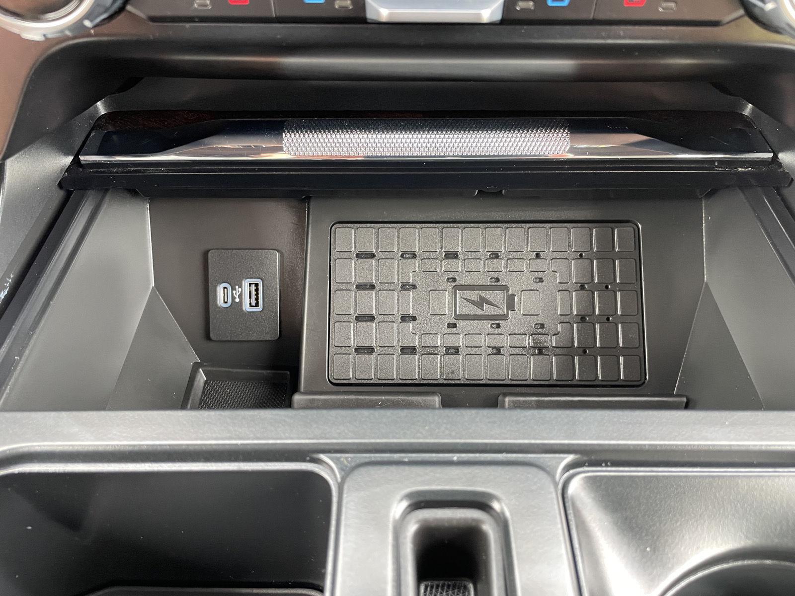 Vehicle photo 29