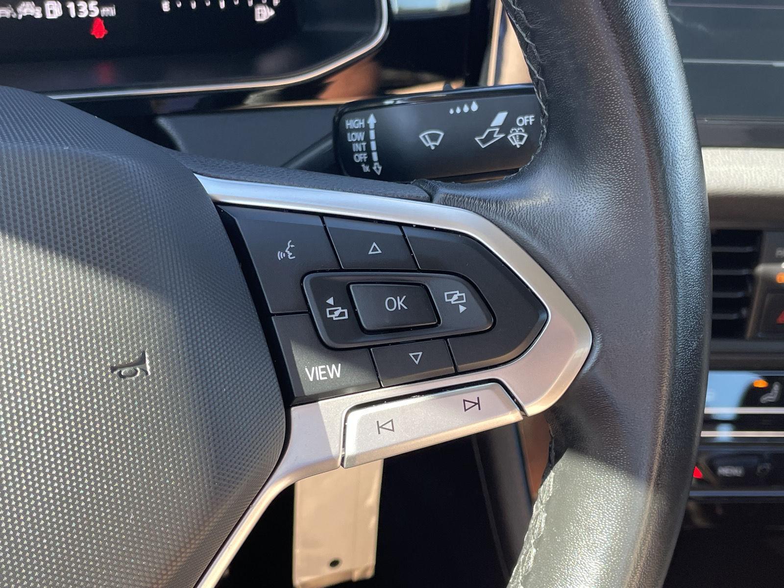 Vehicle photo 14
