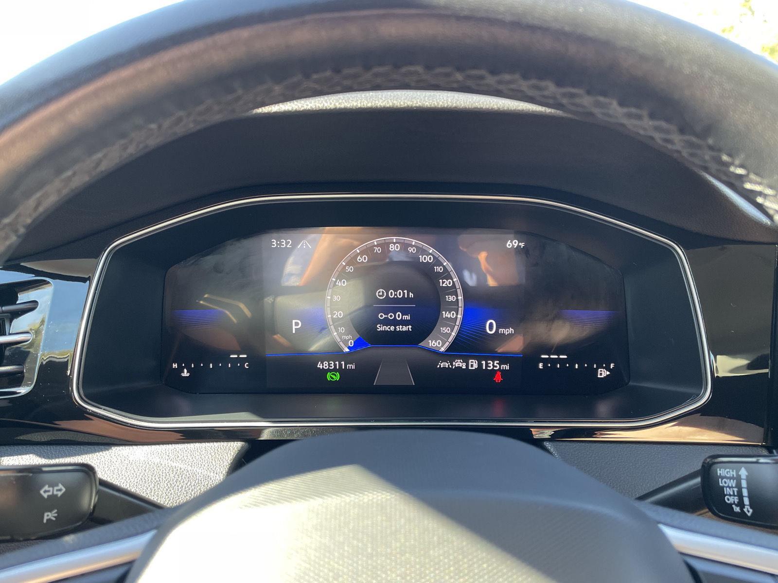Vehicle photo 15