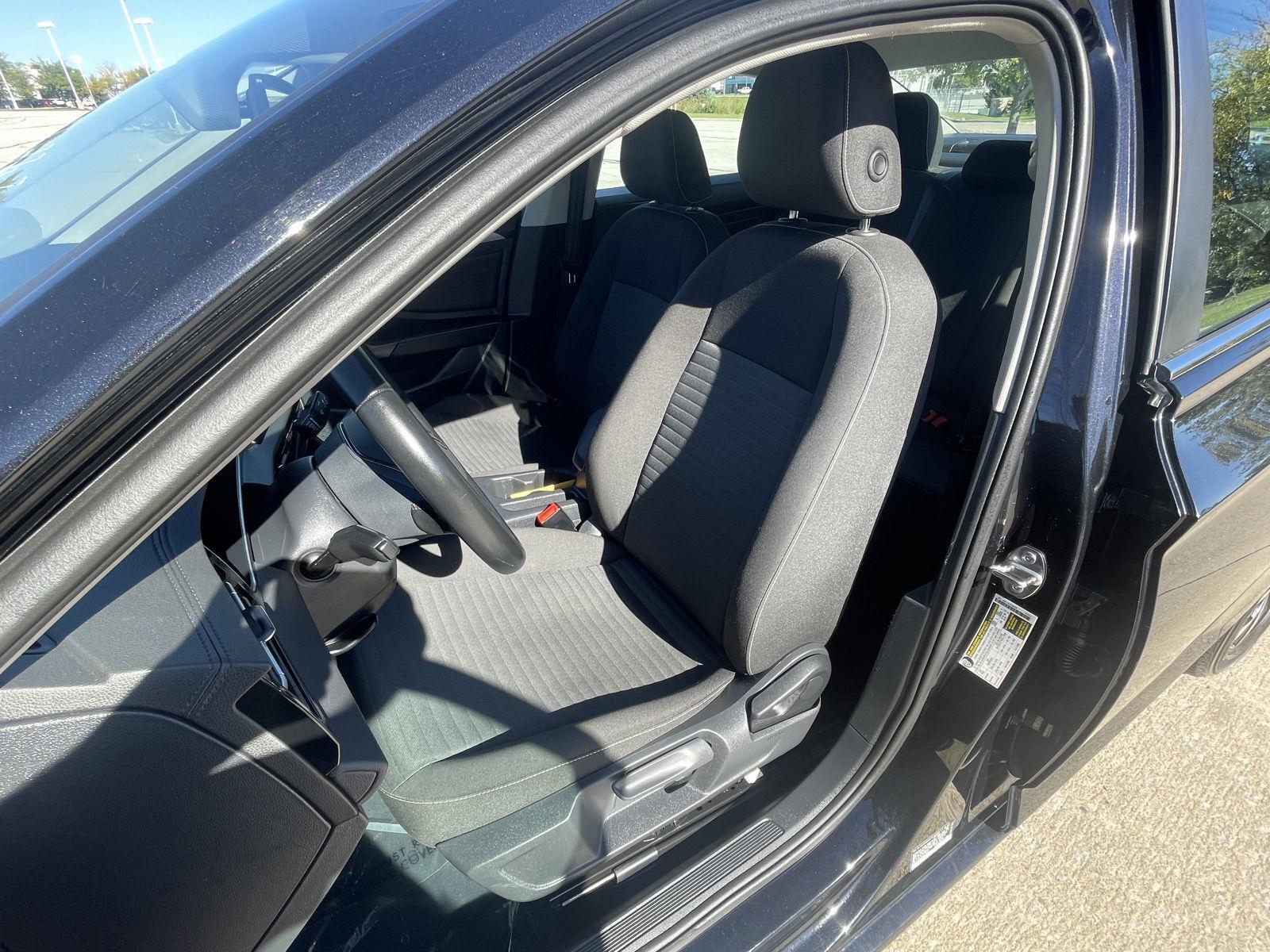 Vehicle photo 18