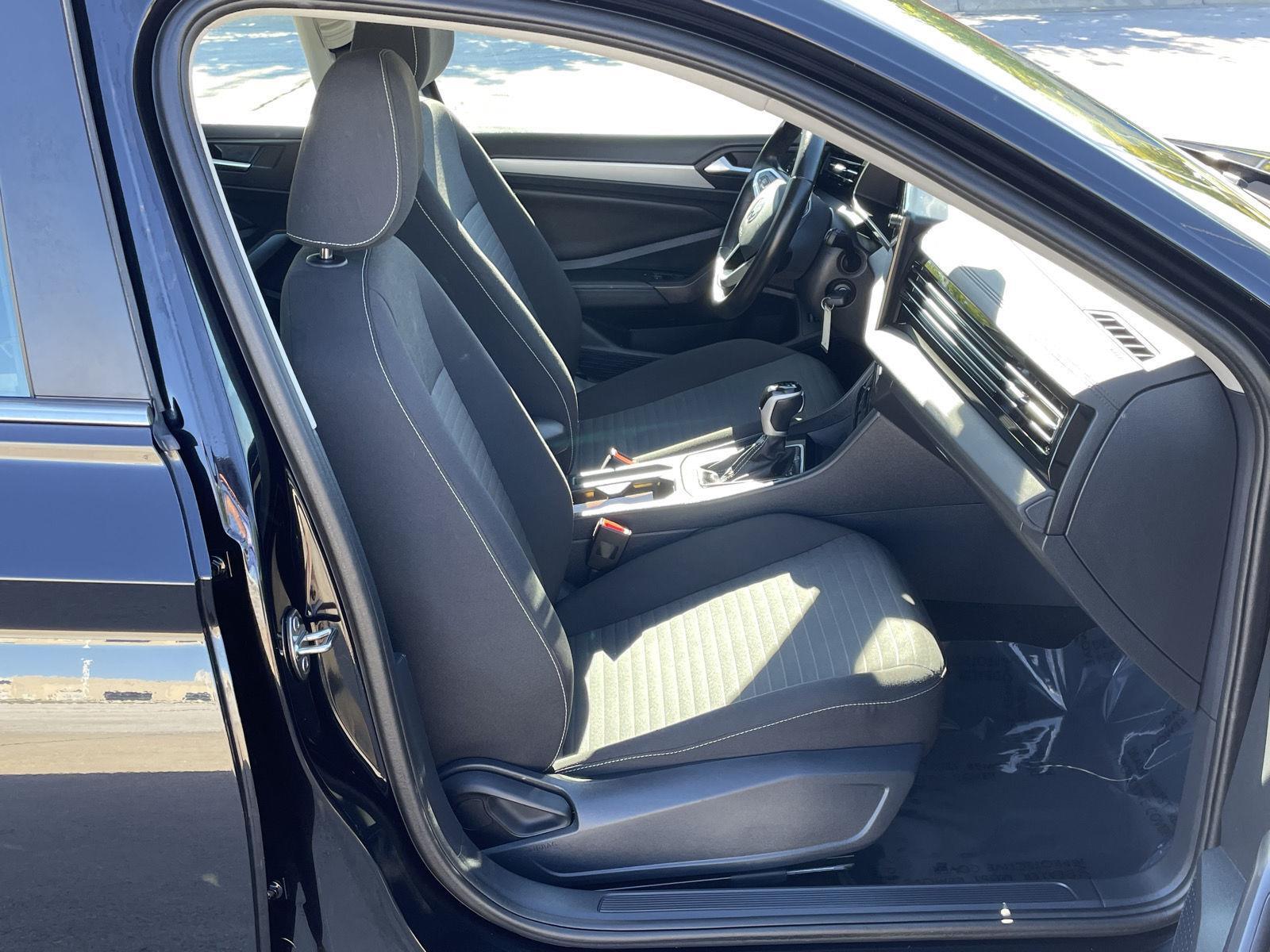 Vehicle photo 19