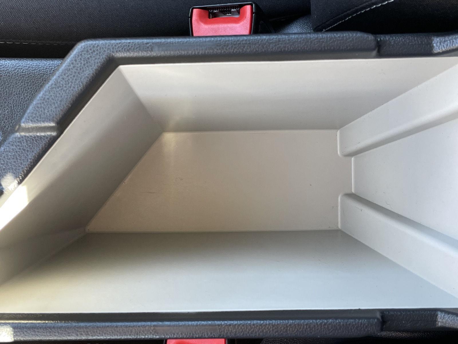Vehicle photo 25