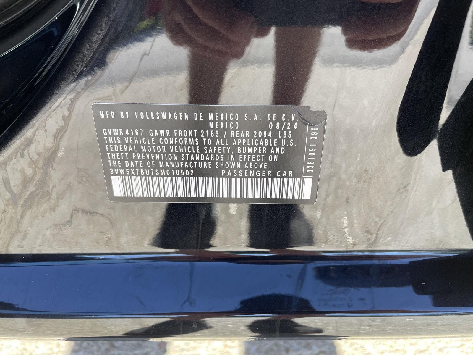 Vehicle photo 26