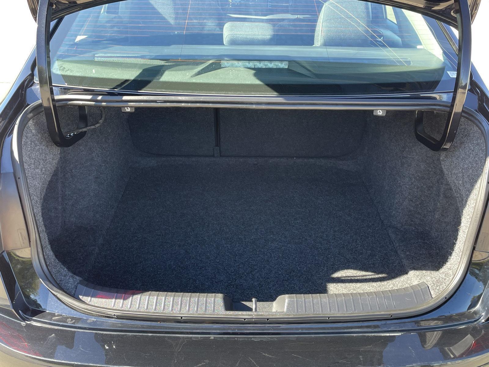 Vehicle photo 29