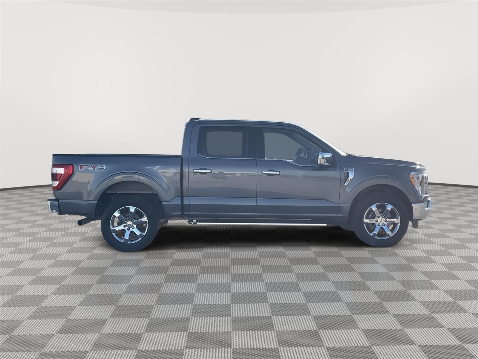 Vehicle photo 6