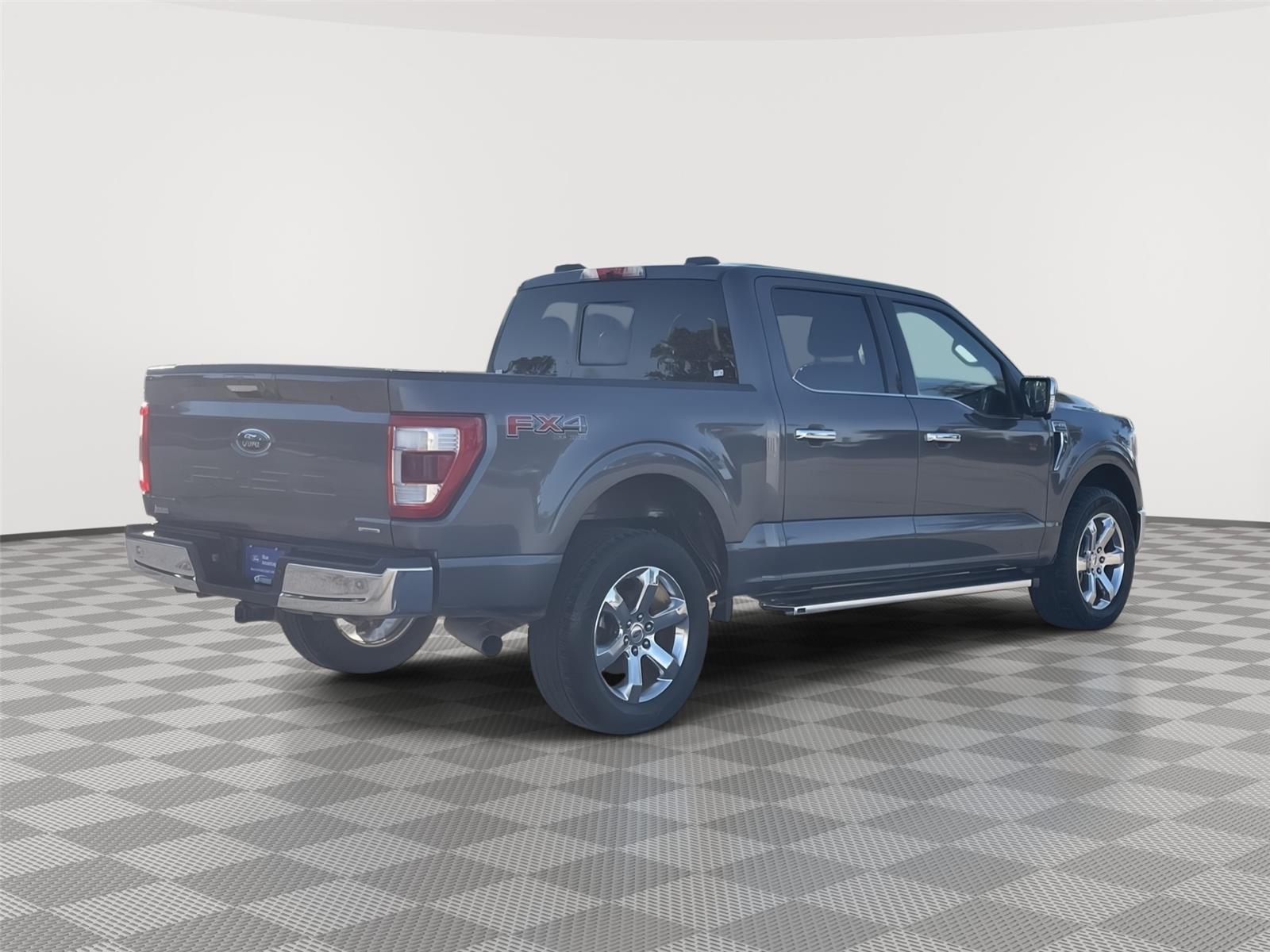 Vehicle photo 7
