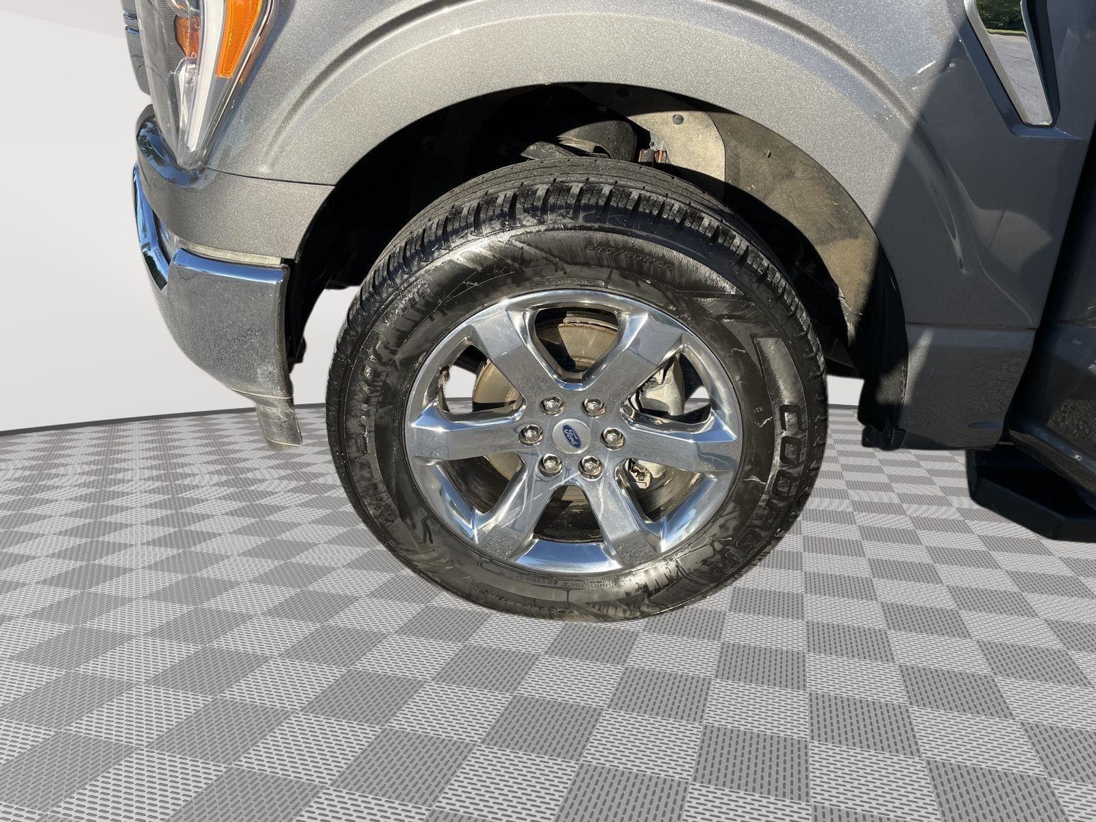 Vehicle photo 10