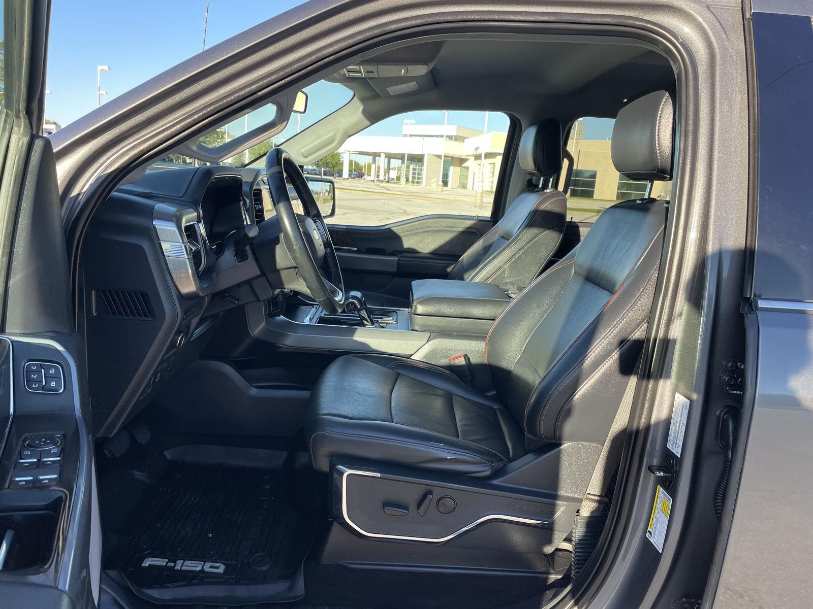 Vehicle photo 16