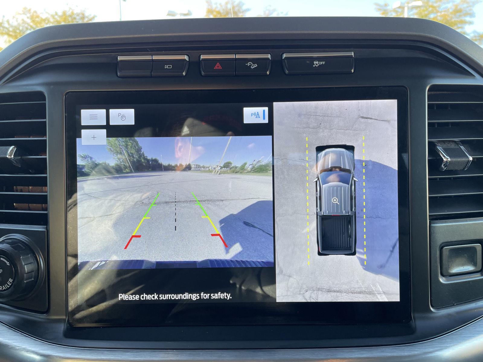 Vehicle photo 23