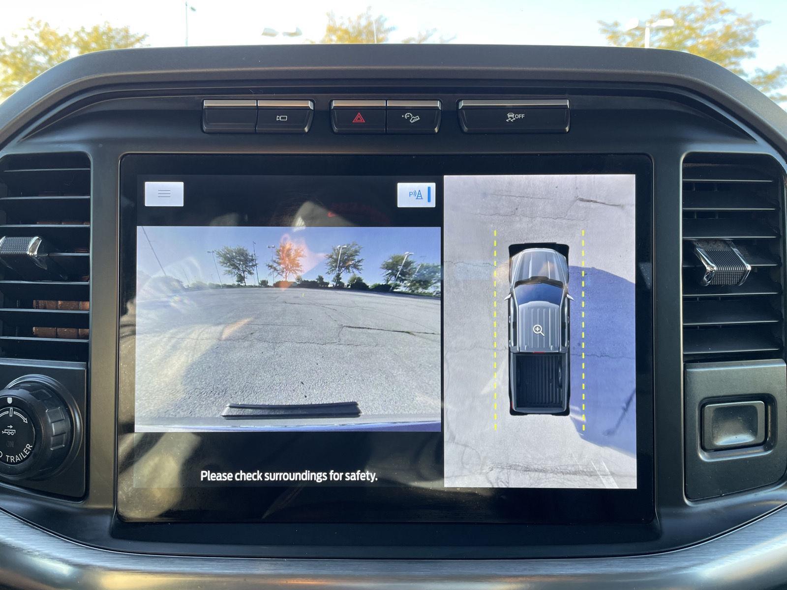 Vehicle photo 23