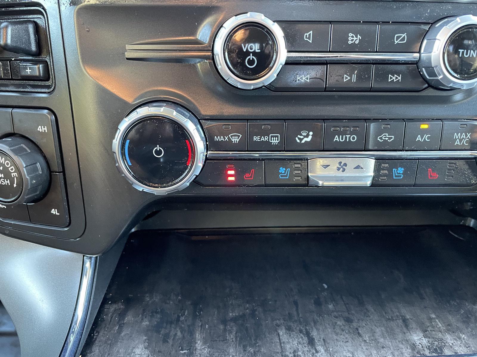 Vehicle photo 28