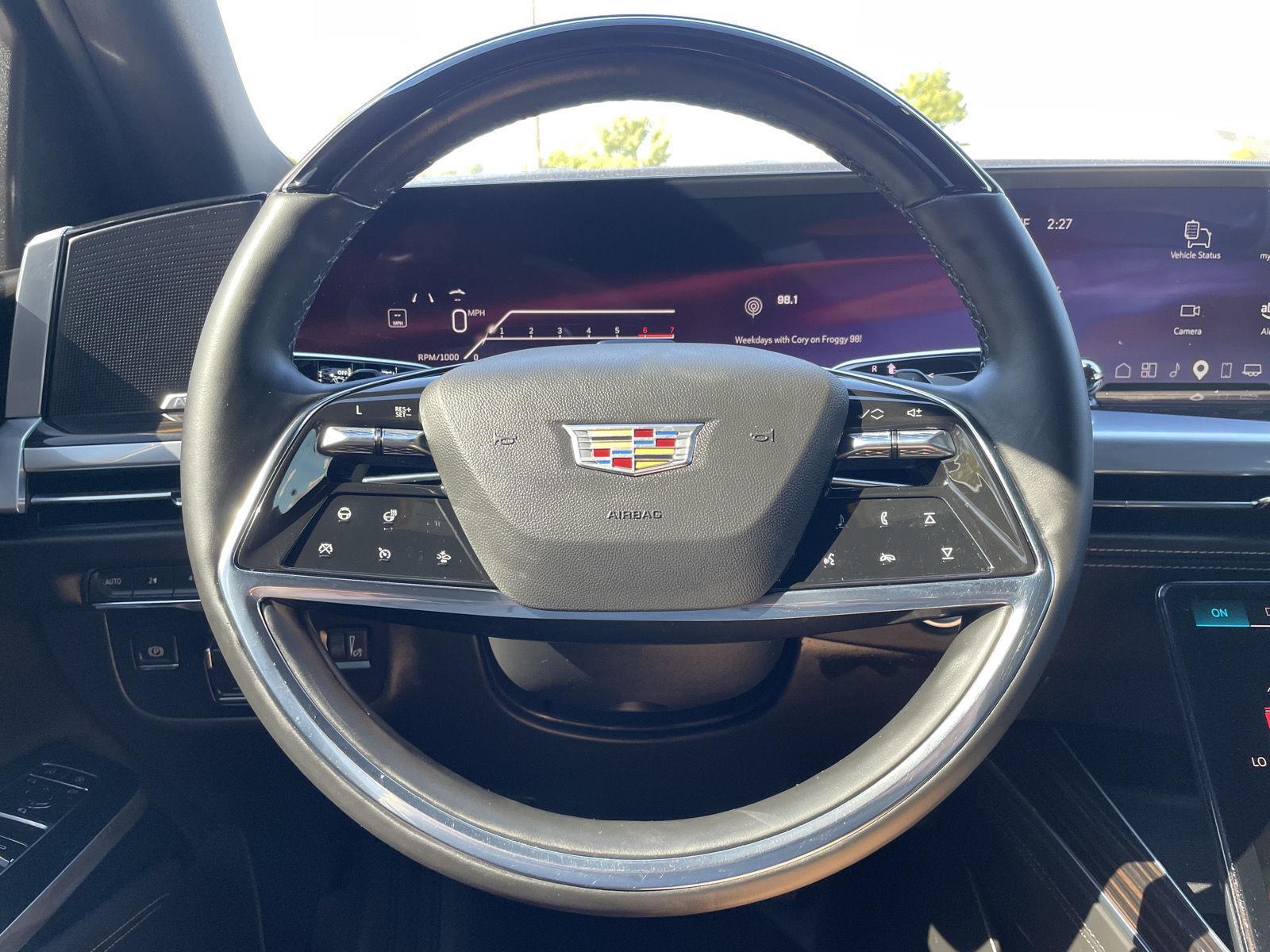 Vehicle photo 11