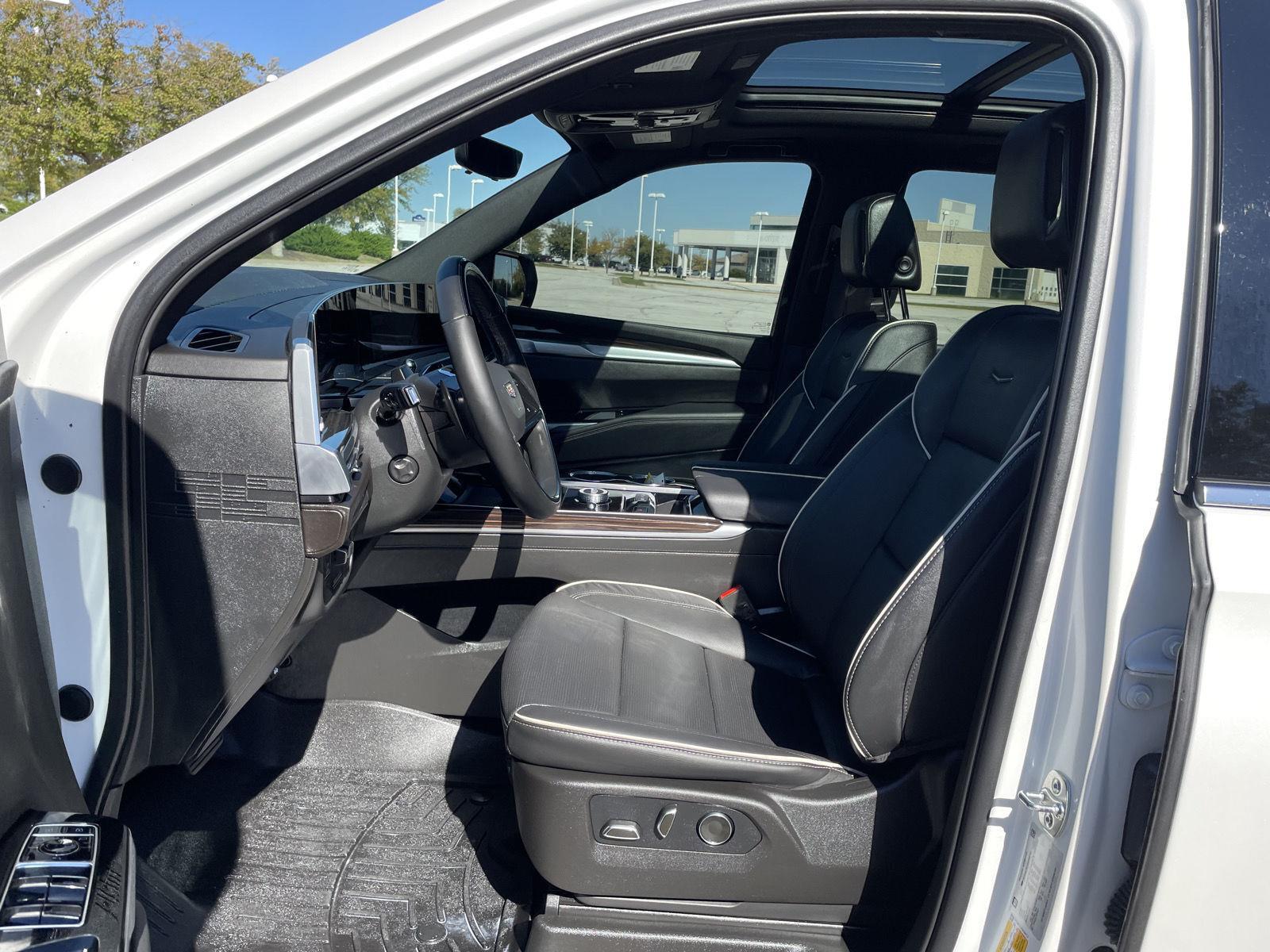 Vehicle photo 15