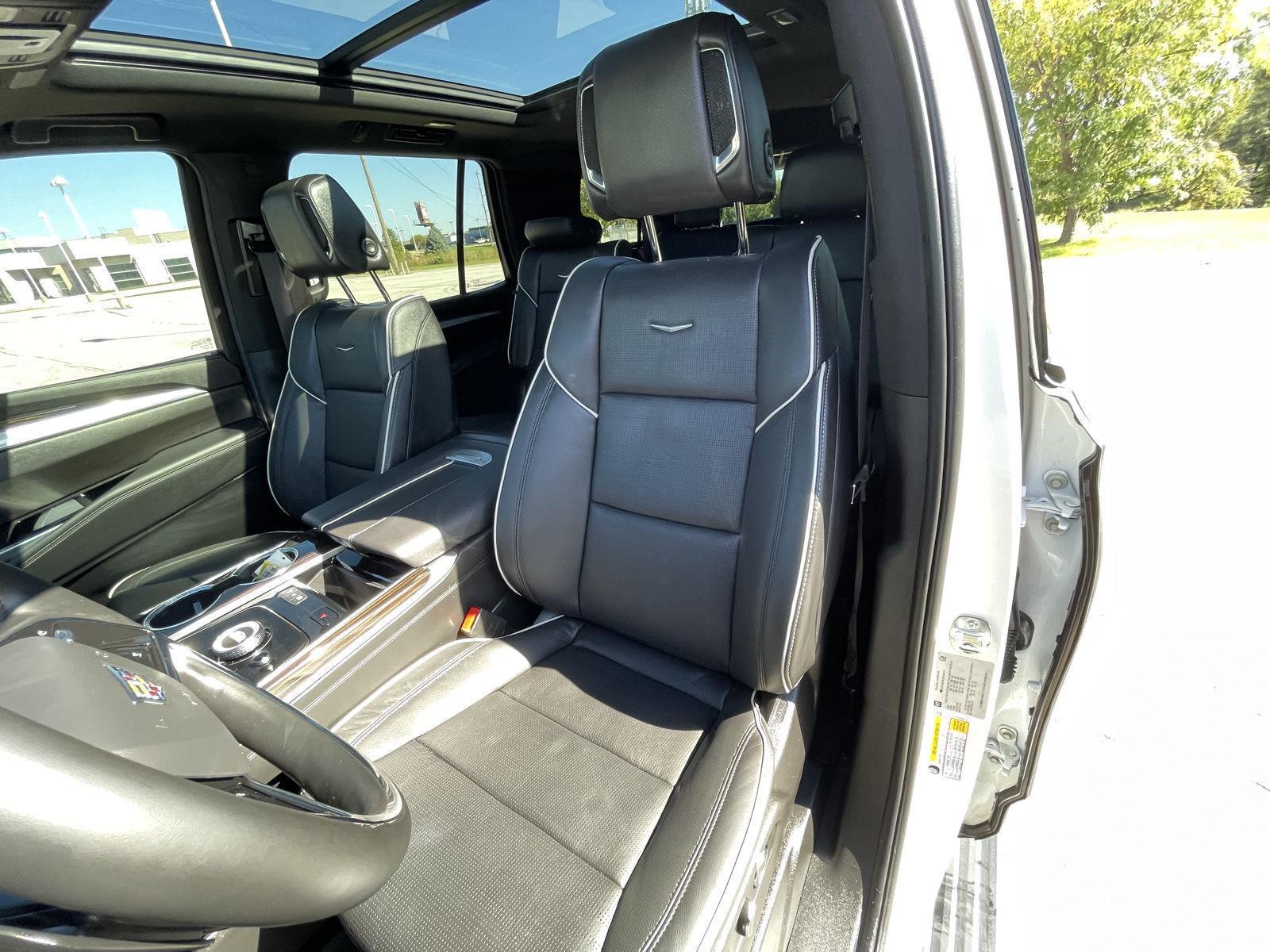 Vehicle photo 16