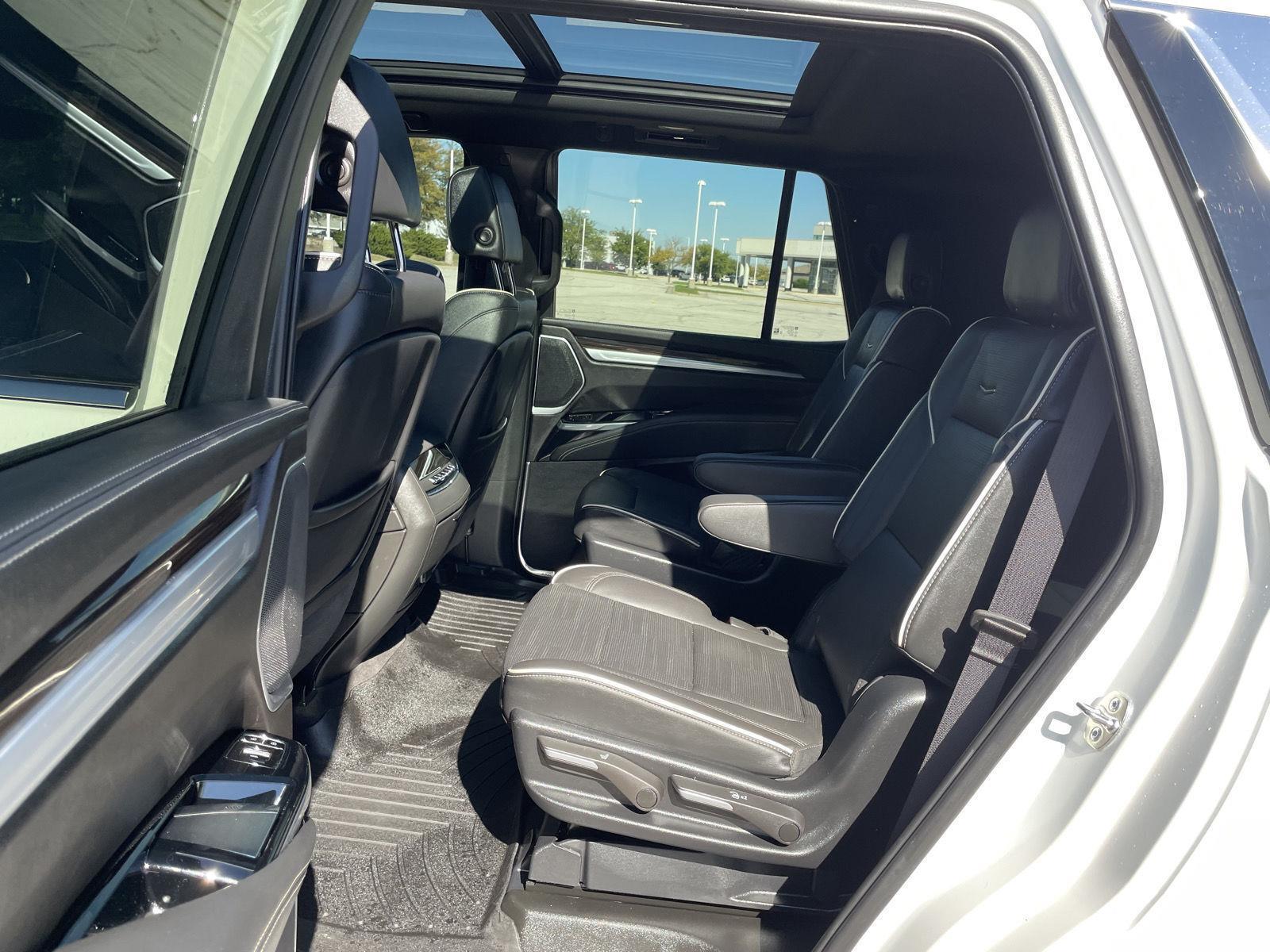 Vehicle photo 18