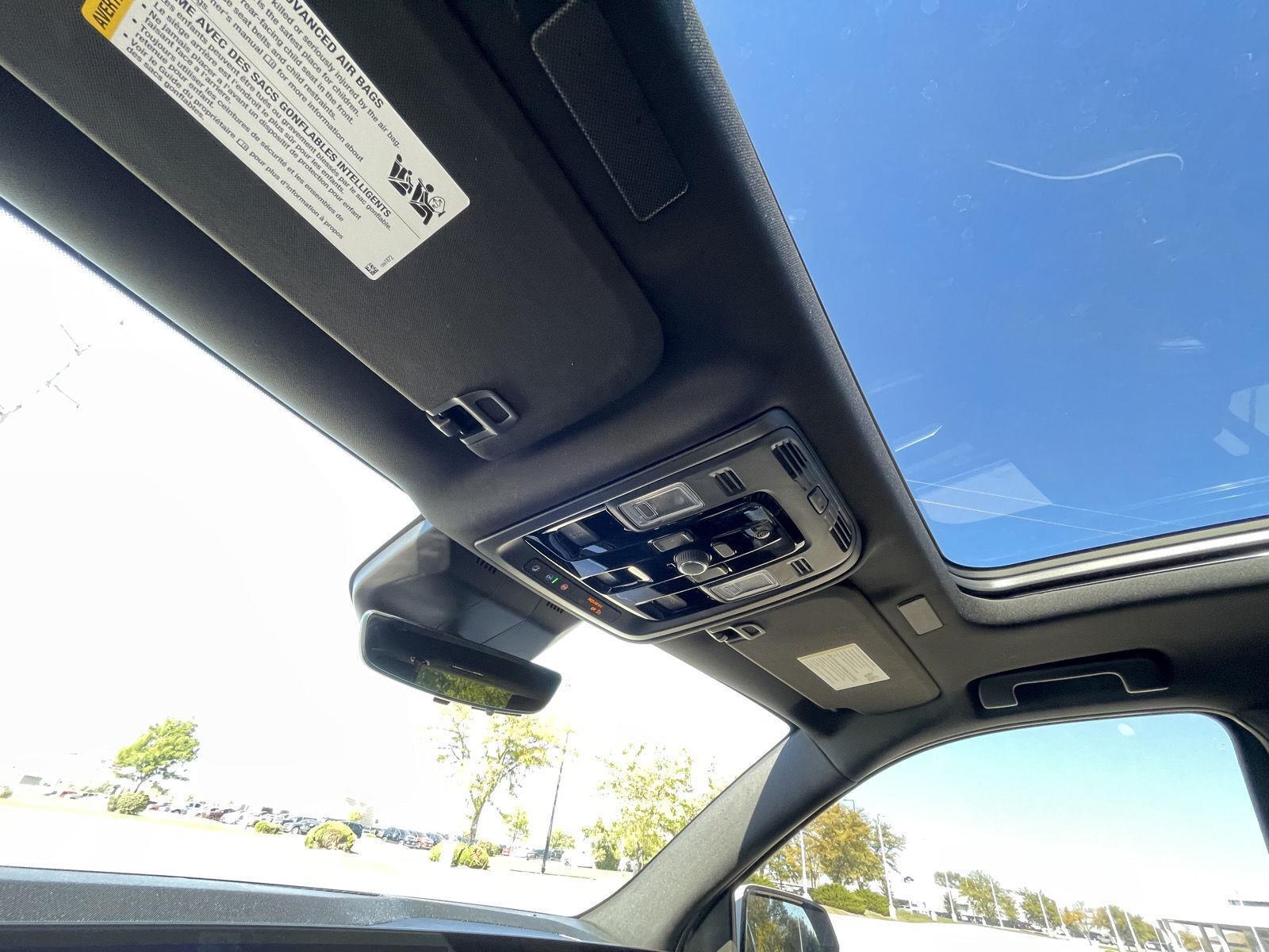 Vehicle photo 21